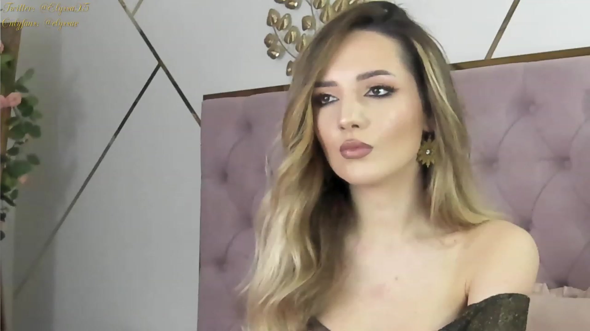Gallery image thumbnail from Elyssa_'s myfreecams stream on, 12/14/2023, 15:45 image 2 of 20
