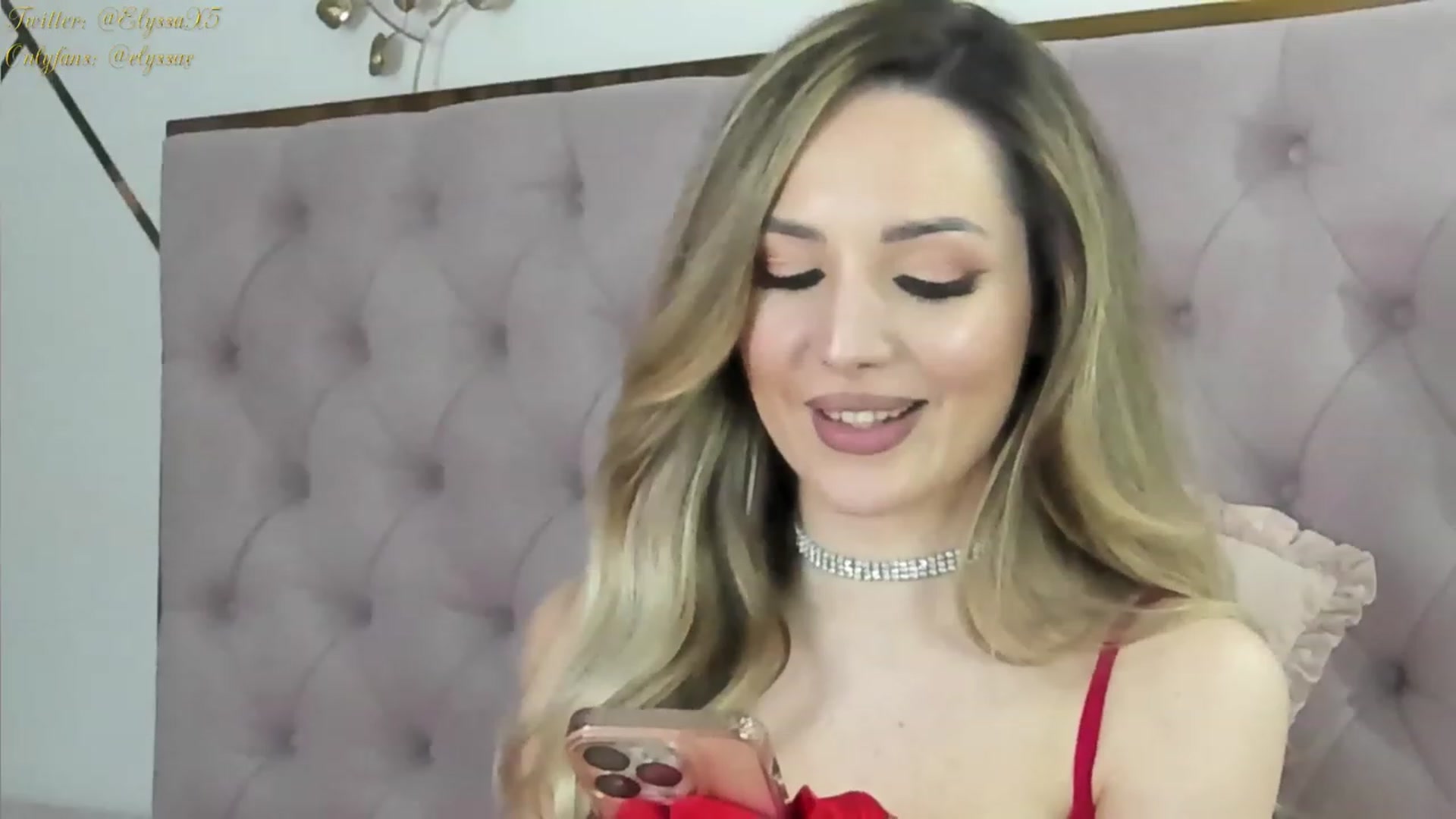 Gallery image thumbnail from Elyssa_'s myfreecams stream on, 12/18/2023, 19:58 image 17 of 20