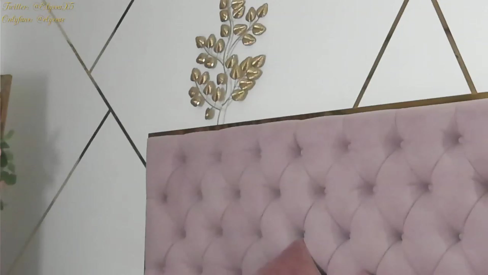 Gallery image thumbnail from Elyssa_'s myfreecams stream on, 01/25/2024, 16:58 image 9 of 20