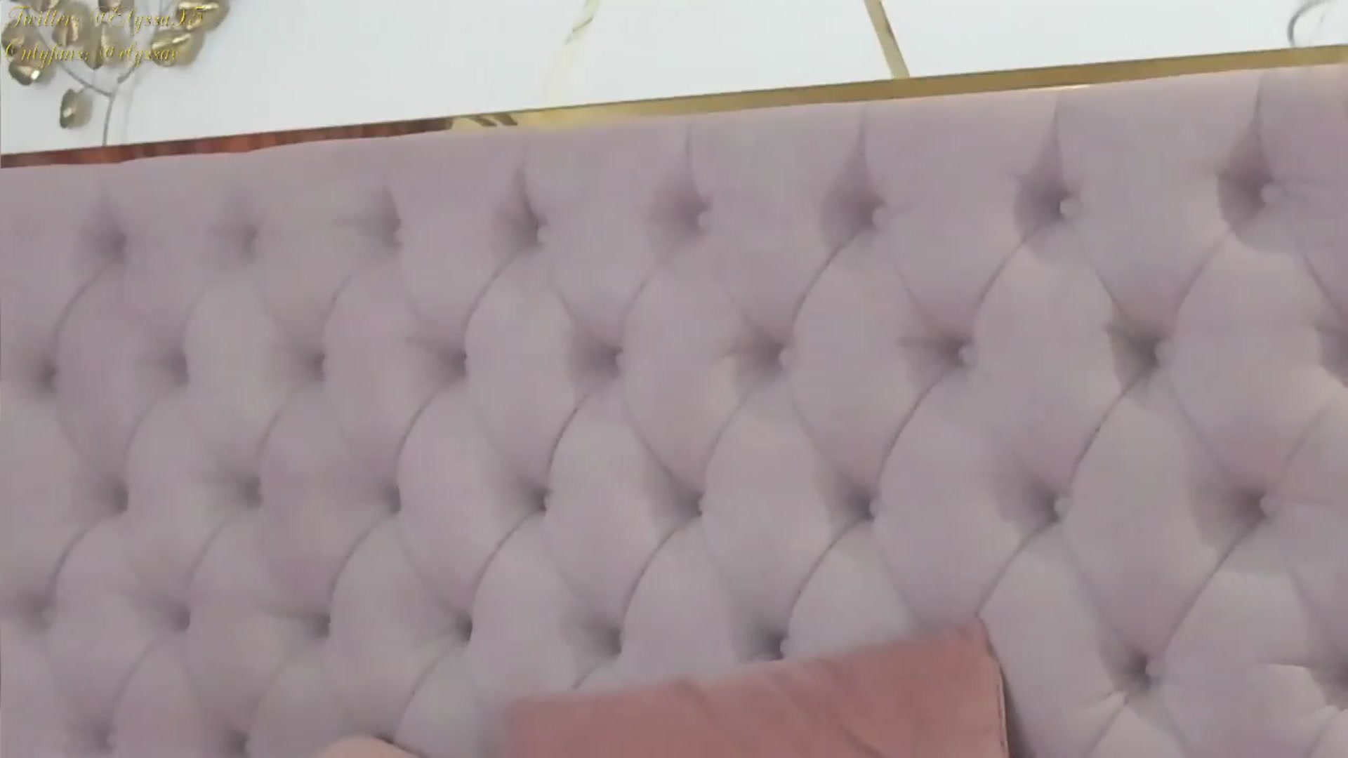 Gallery image thumbnail from Elyssa_'s myfreecams stream on, 04/10/2024, 08:43 image 11 of 20