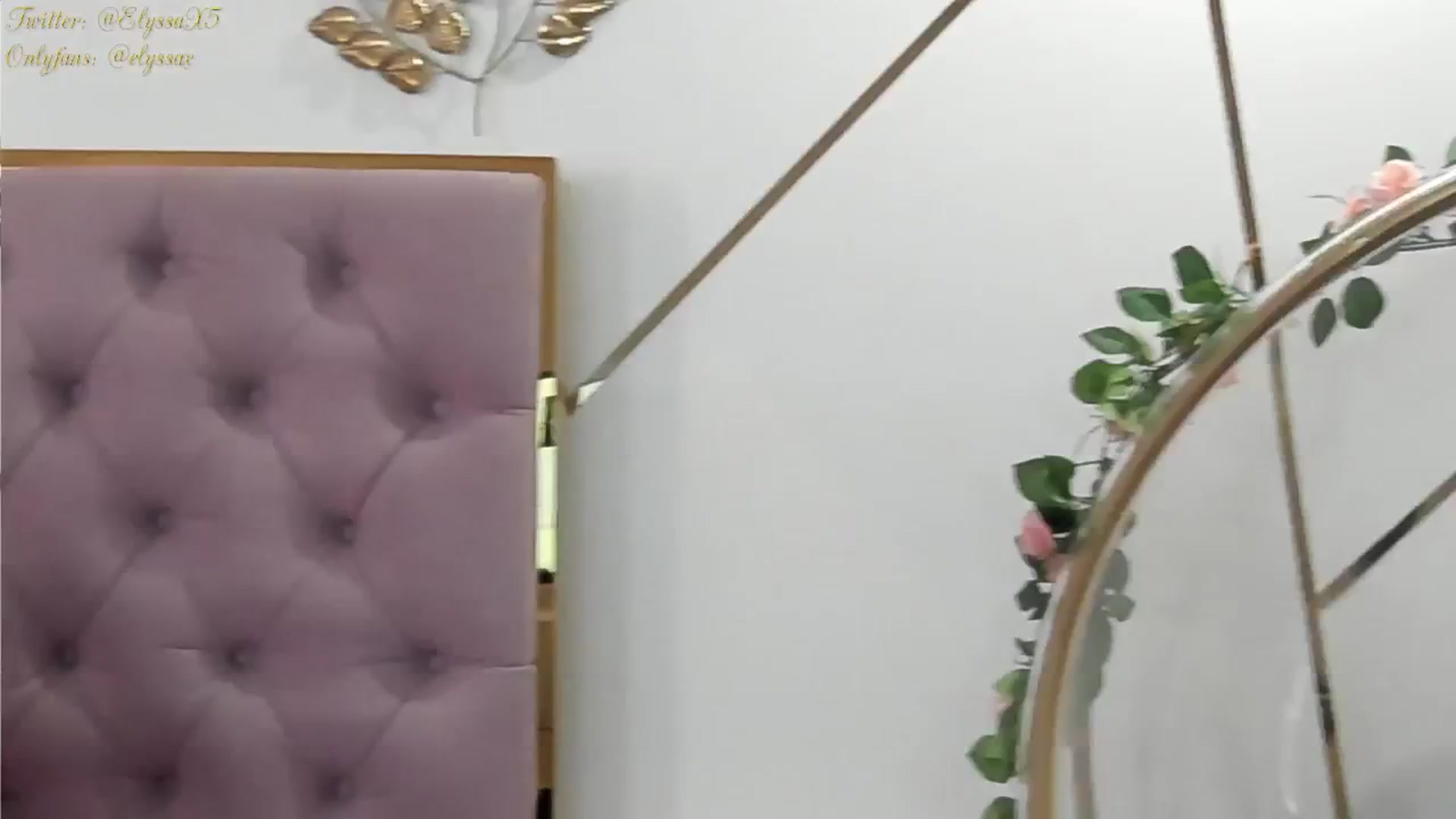 Gallery image thumbnail from Elyssa_'s myfreecams stream on, 04/19/2024, 12:52 image 1 of 20
