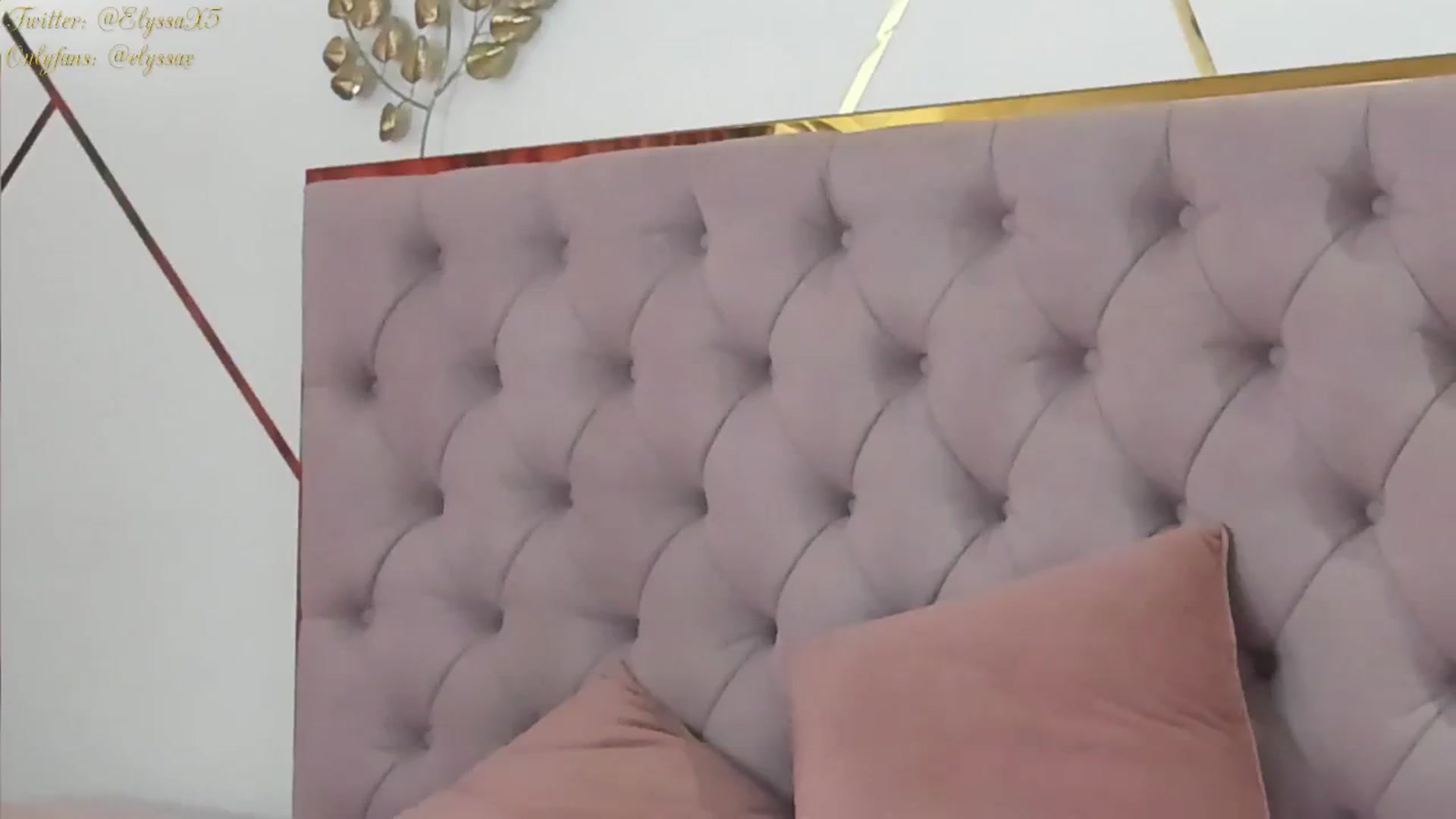 Gallery image thumbnail from Elyssa_'s myfreecams stream on, 04/19/2024, 12:52 image 17 of 20