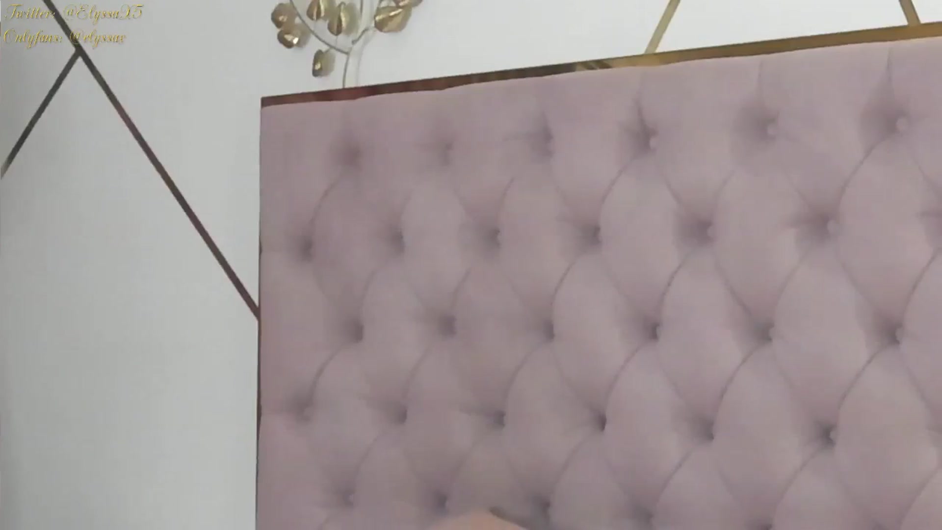 Gallery image thumbnail from Elyssa_'s myfreecams stream on, 04/23/2024, 13:22 image 14 of 20