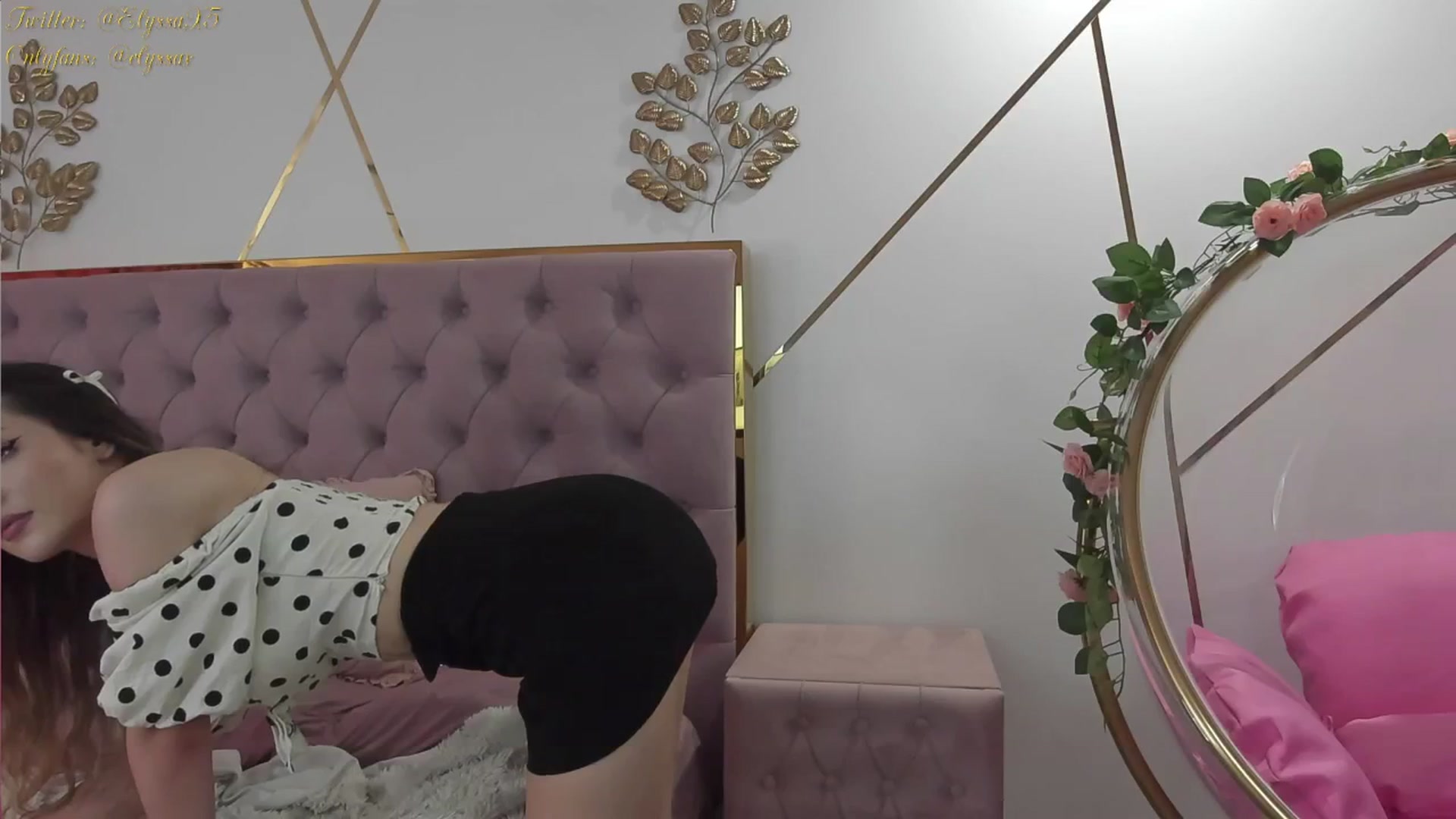 Gallery image thumbnail from Elyssa_'s myfreecams stream on, 06/03/2024, 13:14 image 14 of 20