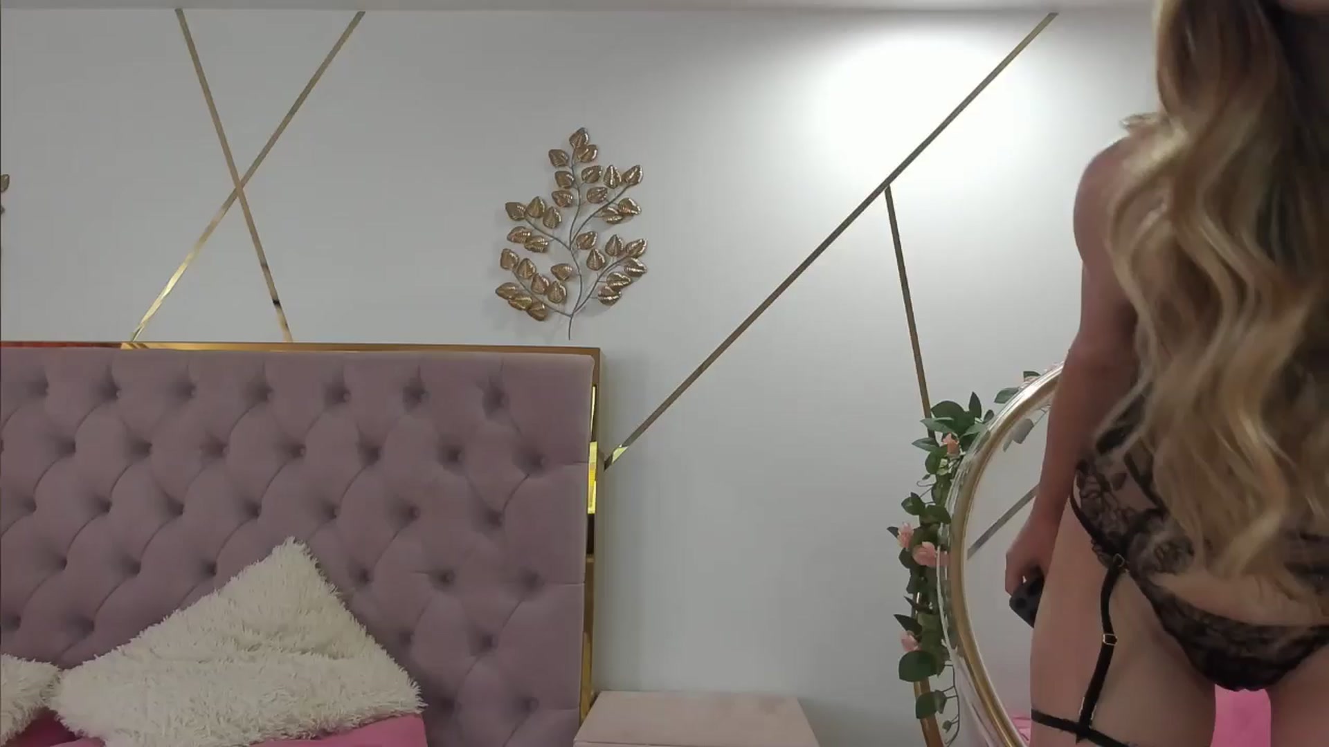 Gallery image thumbnail from Elyssa_'s myfreecams stream on, 06/25/2024, 08:37 image 19 of 20