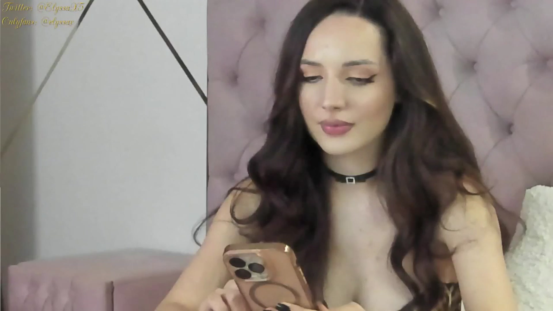 Gallery image thumbnail from Elyssa_'s myfreecams stream on, 08/29/2024, 18:29 image 4 of 20