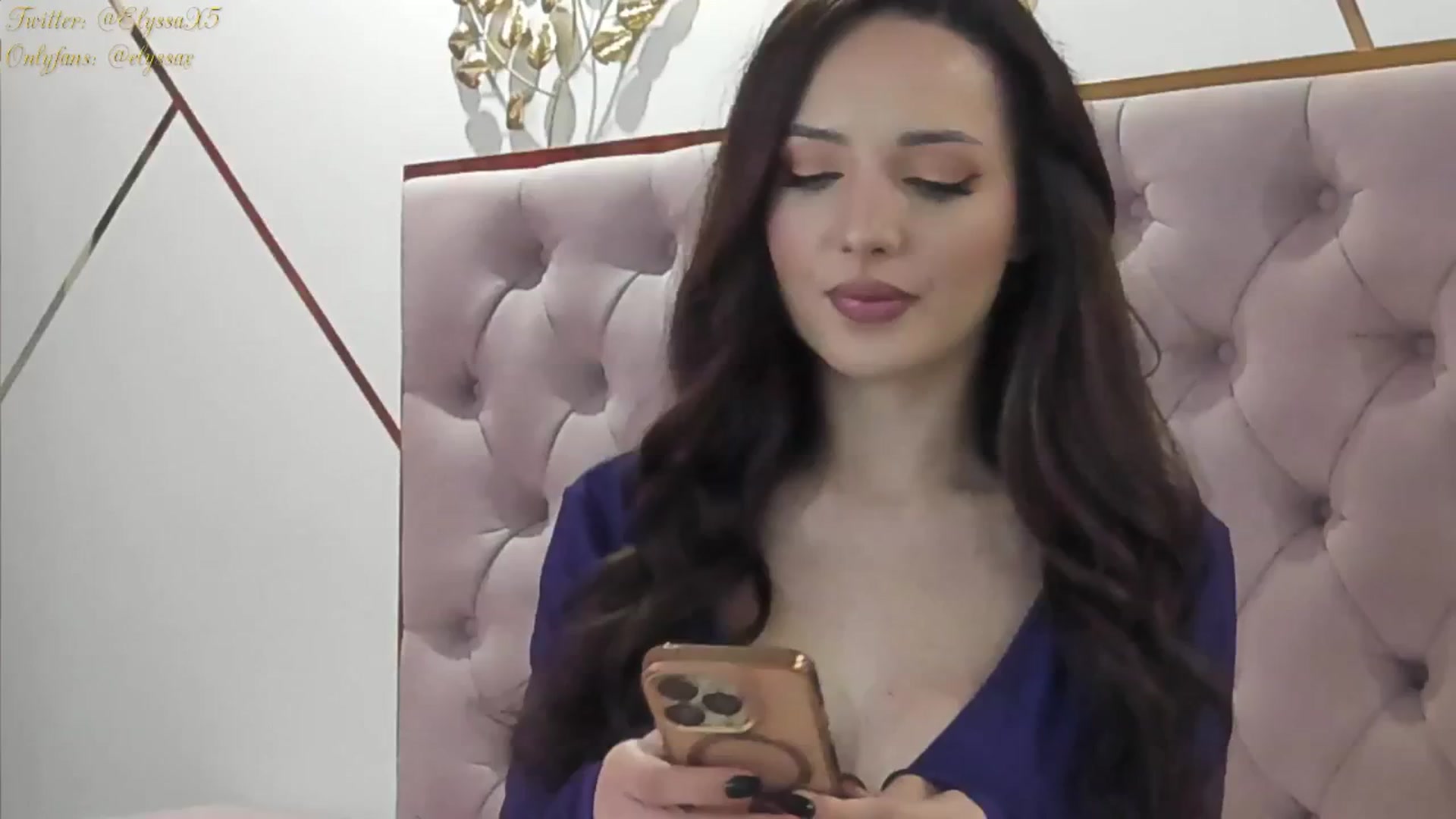 Gallery image thumbnail from Elyssa_'s myfreecams stream on, 08/30/2024, 07:43 image 1 of 20