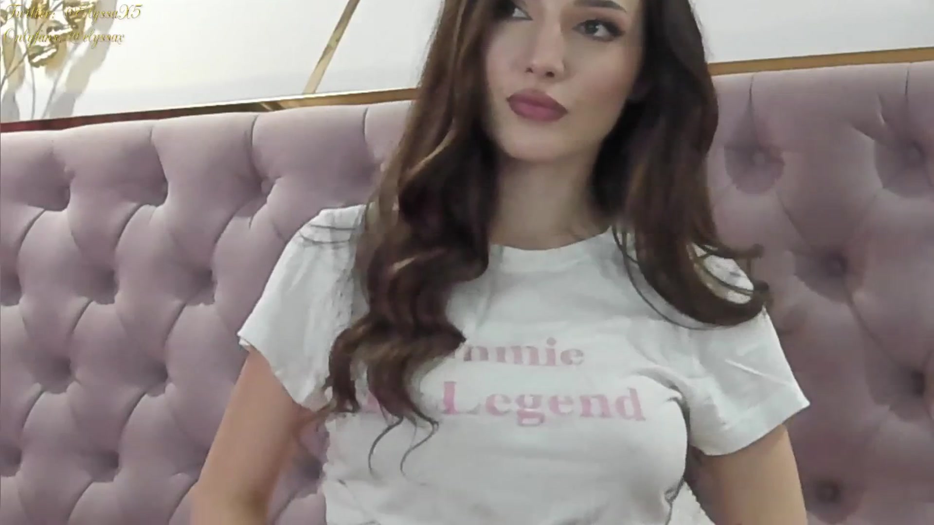 Gallery image thumbnail from Elyssa_'s myfreecams stream on, 09/25/2024, 14:50 image 17 of 20