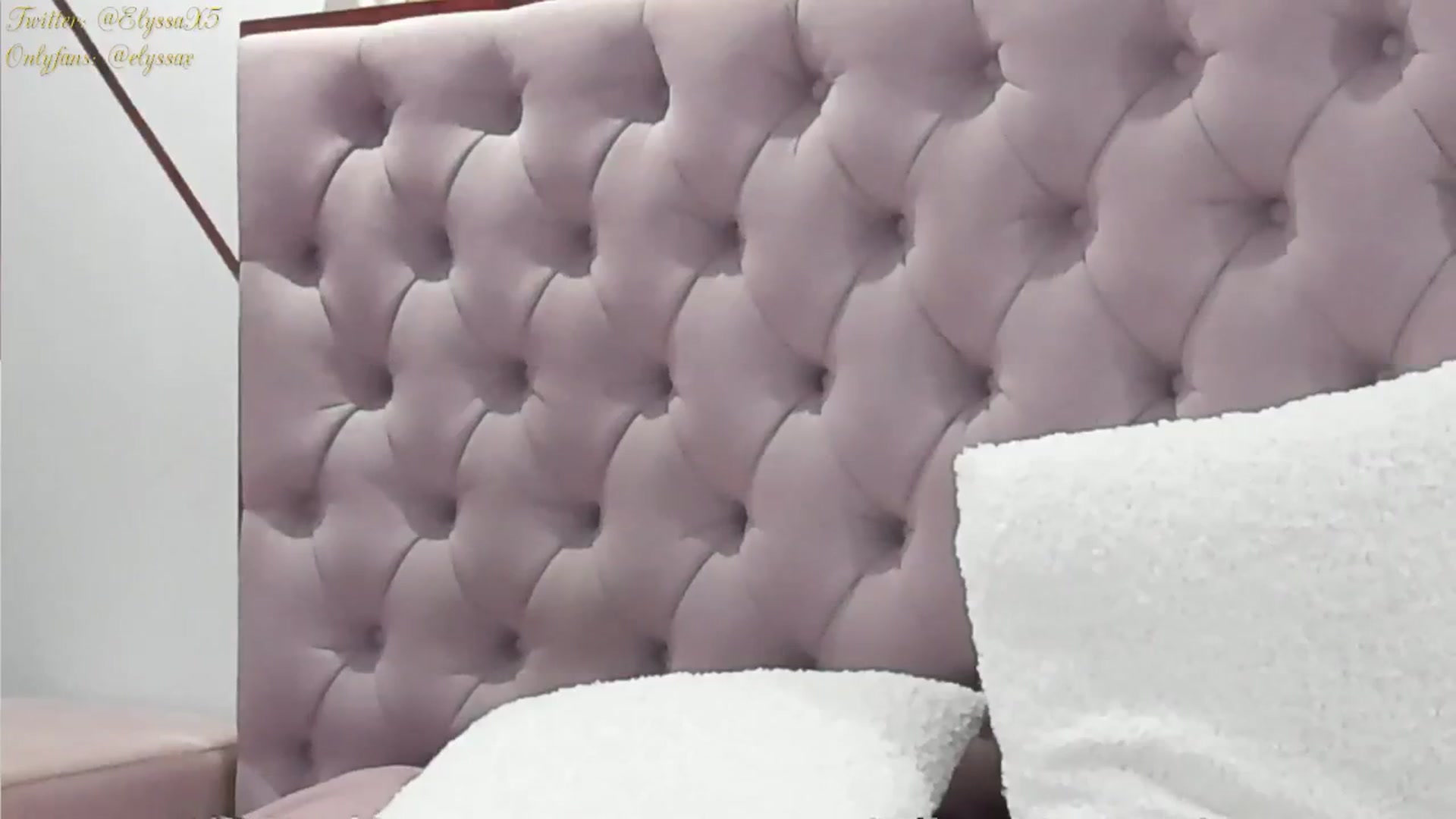 Gallery image thumbnail from Elyssa_'s myfreecams stream on, 09/26/2024, 10:49 image 10 of 20