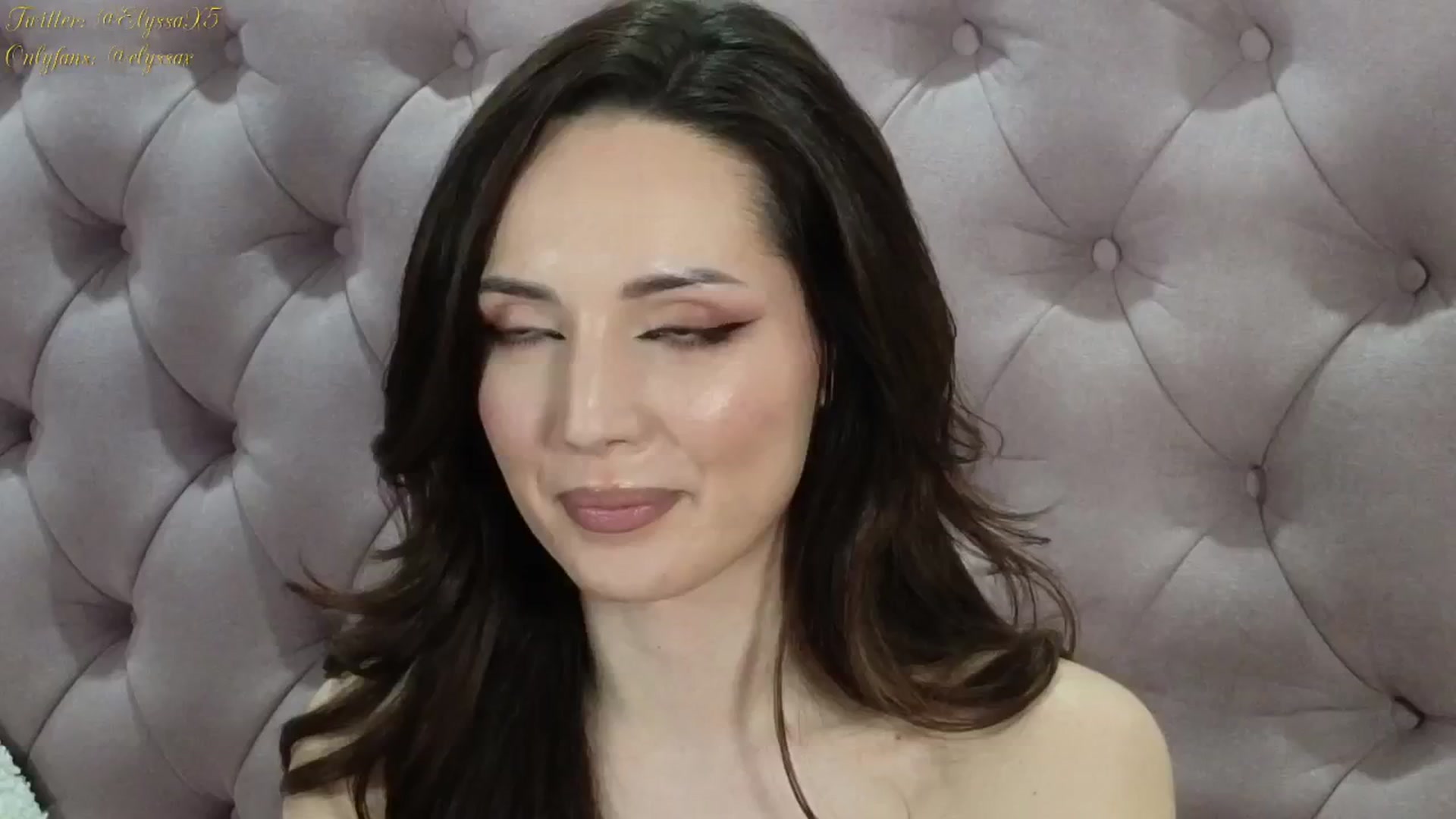 Gallery image thumbnail from Elyssa_'s myfreecams stream on, 12/13/2024, 12:23 image 13 of 20