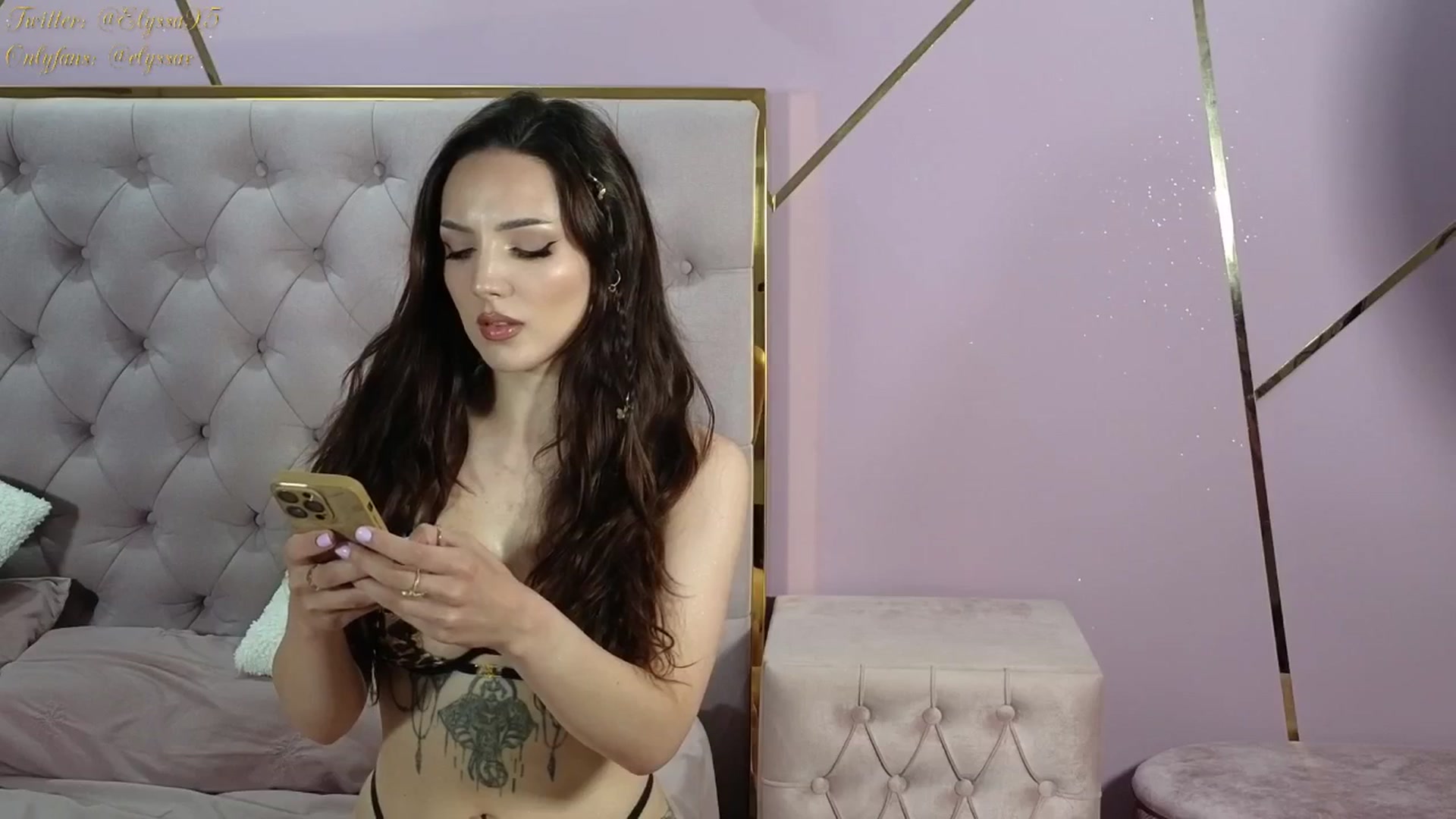 Gallery image thumbnail from Elyssa_'s myfreecams stream on, 06/21/2025, 13:14 image 15 of 20