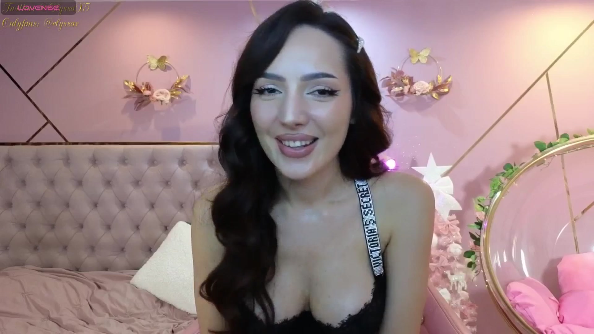 Gallery image thumbnail from Elyssa_'s myfreecams stream on, 12/15/2025, 21:31 image 17 of 20