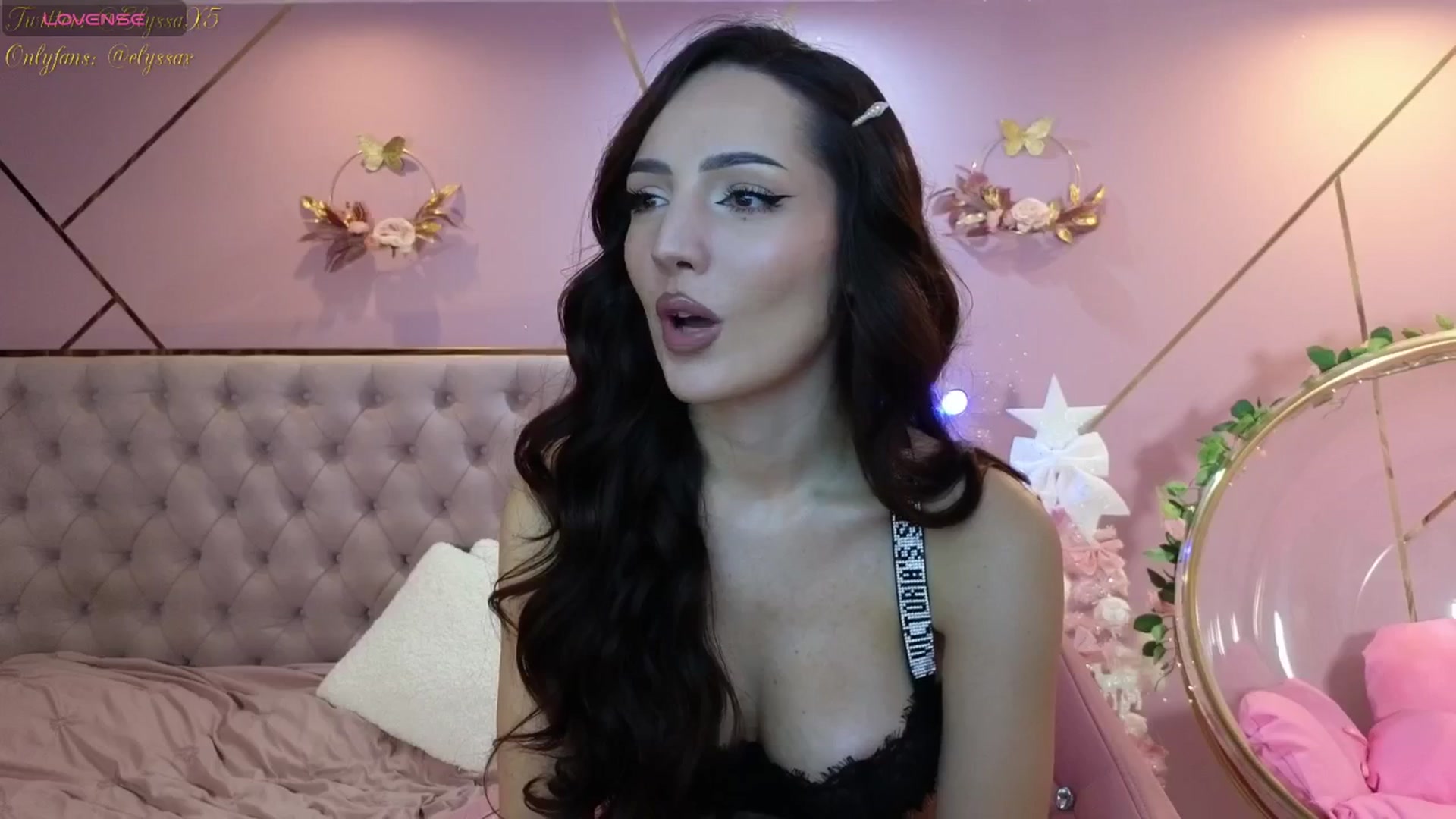 Gallery image thumbnail from Elyssa_'s myfreecams stream on, 12/15/2025, 21:31 image 6 of 20