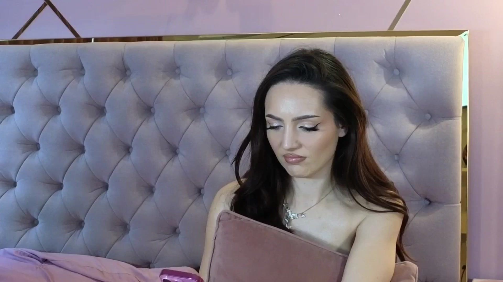 Gallery image thumbnail from Elyssa_'s myfreecams stream on, 01/14/2026, 15:45 image 6 of 20