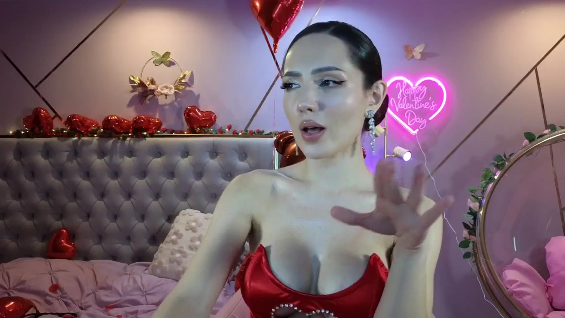 Gallery image thumbnail from Elyssa_'s myfreecams stream on, 02/14/2026, 22:12 image 3 of 20