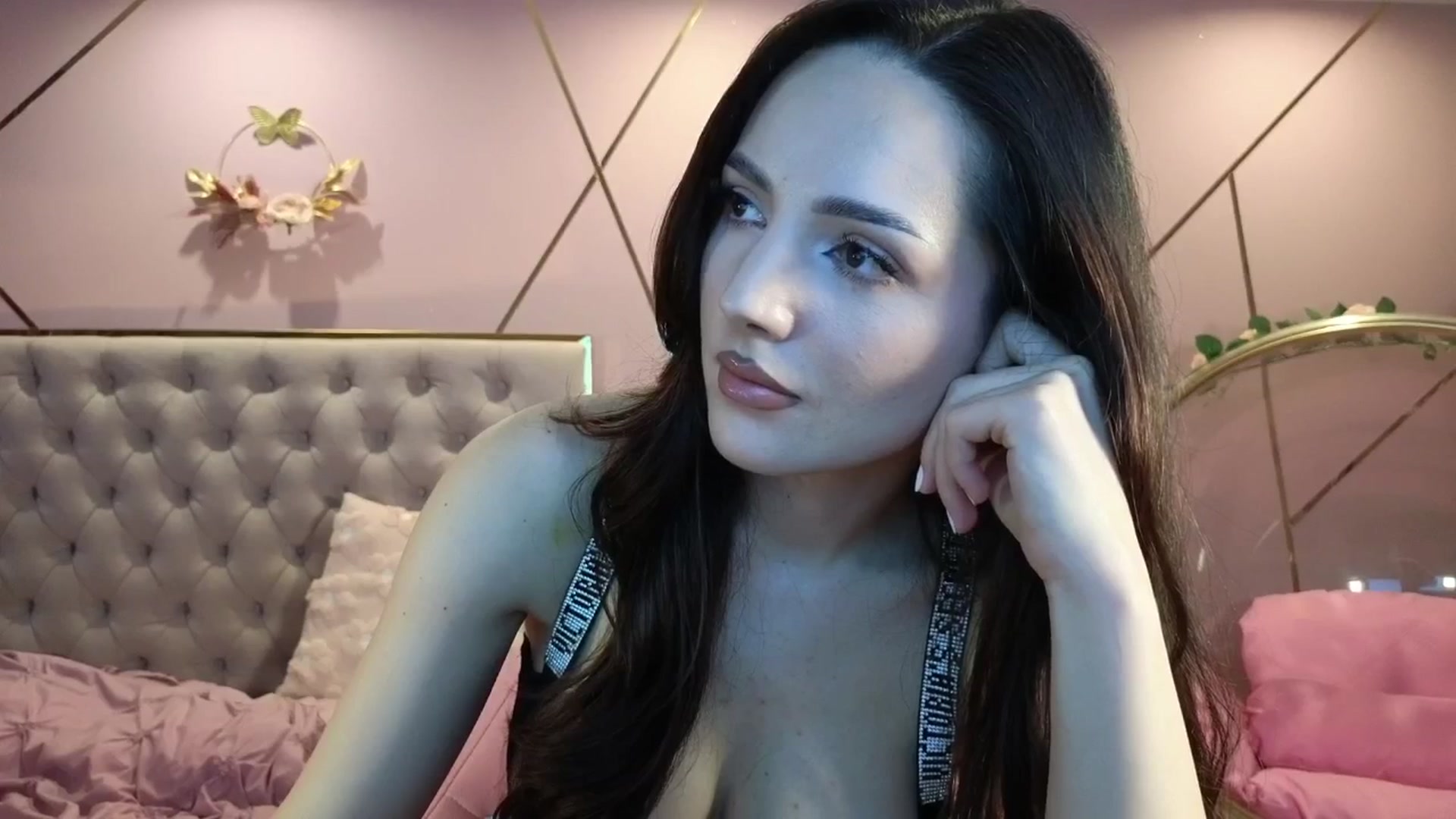 Gallery image thumbnail from Elyssa_'s myfreecams stream on, 03/20/2026, 08:00 image 2 of 20