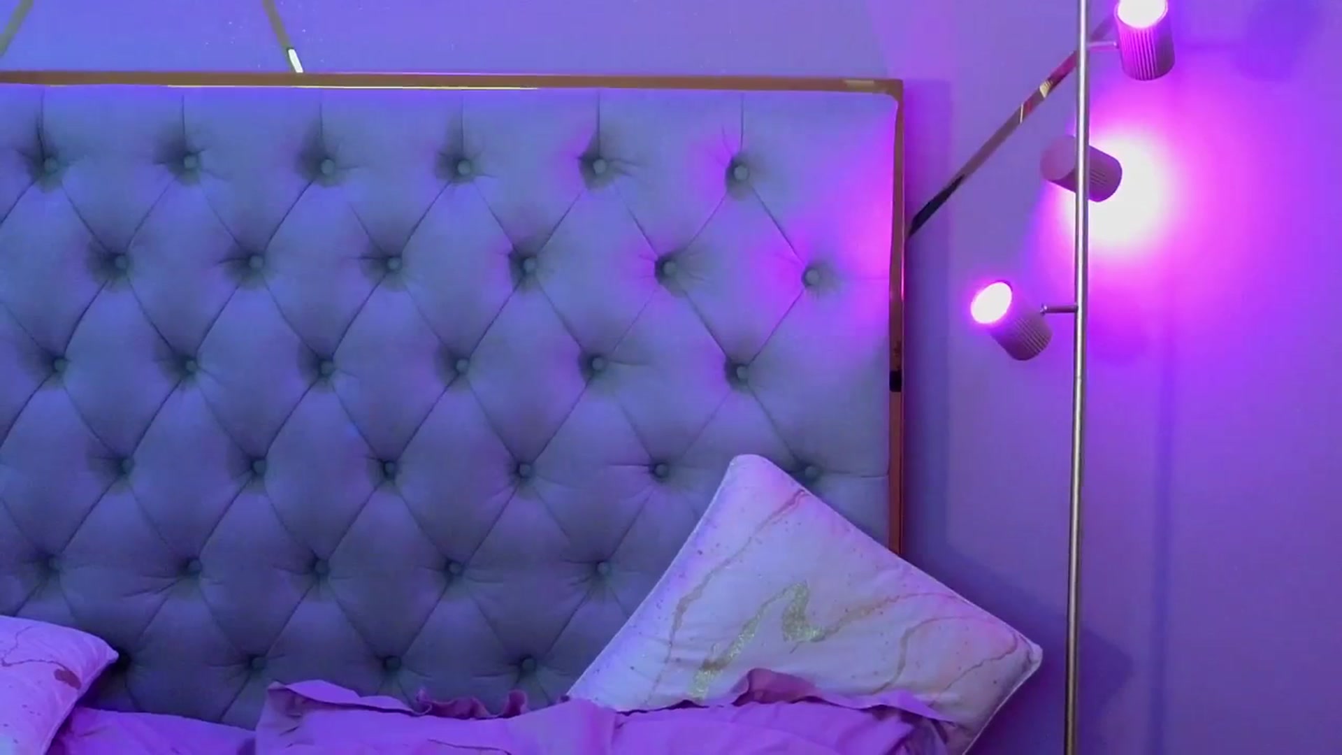 Gallery image thumbnail from Elyssa_'s myfreecams stream on, 04/16/2026, 08:45 image 5 of 20