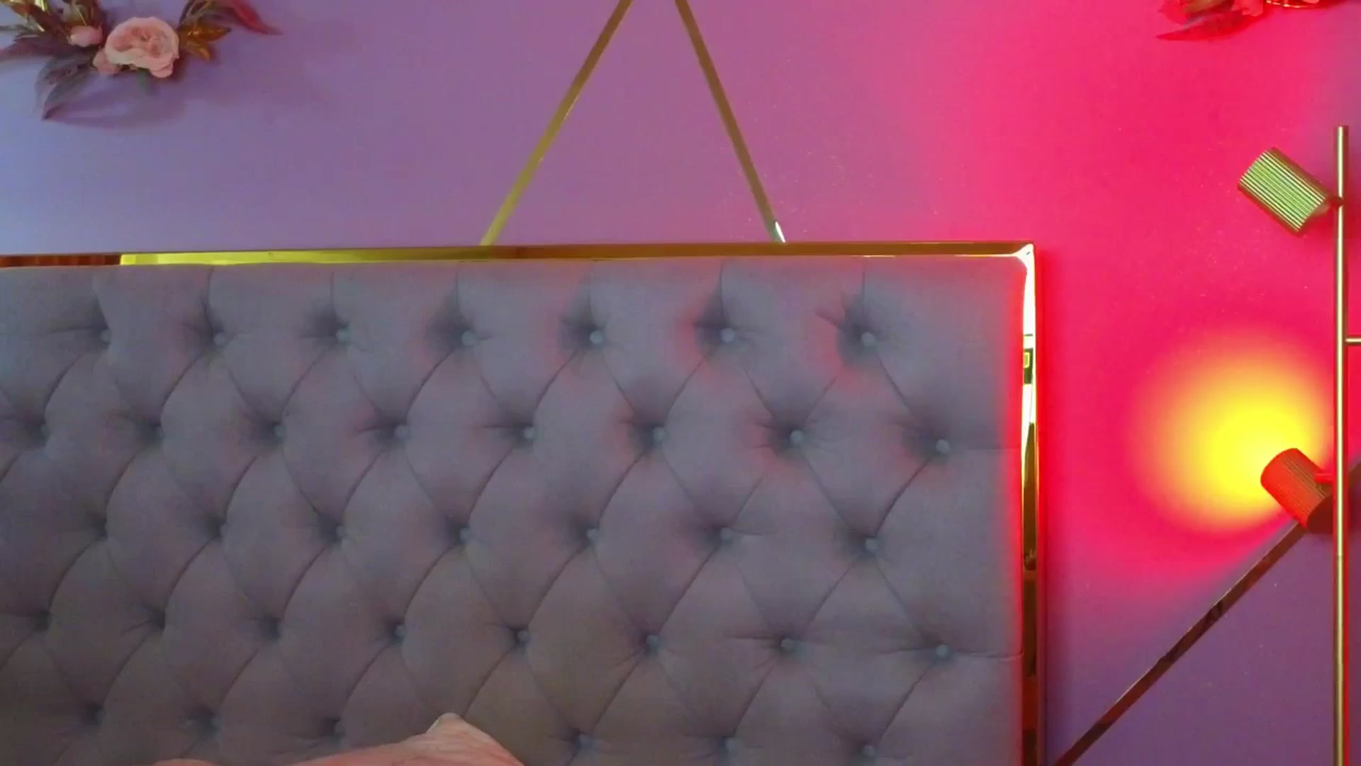 Gallery image thumbnail from Elyssa_'s myfreecams stream on, 04/24/2026, 04:34 image 15 of 20