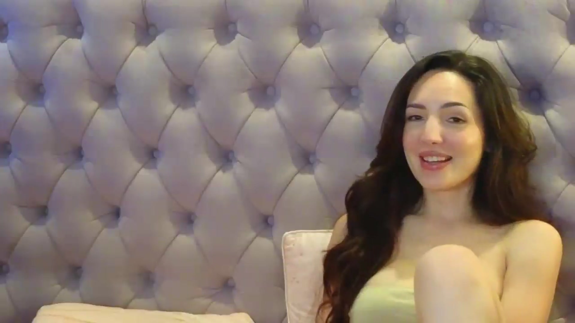 Gallery image thumbnail from Elyssa_'s myfreecams stream on, 05/05/2026, 08:26 image 4 of 20