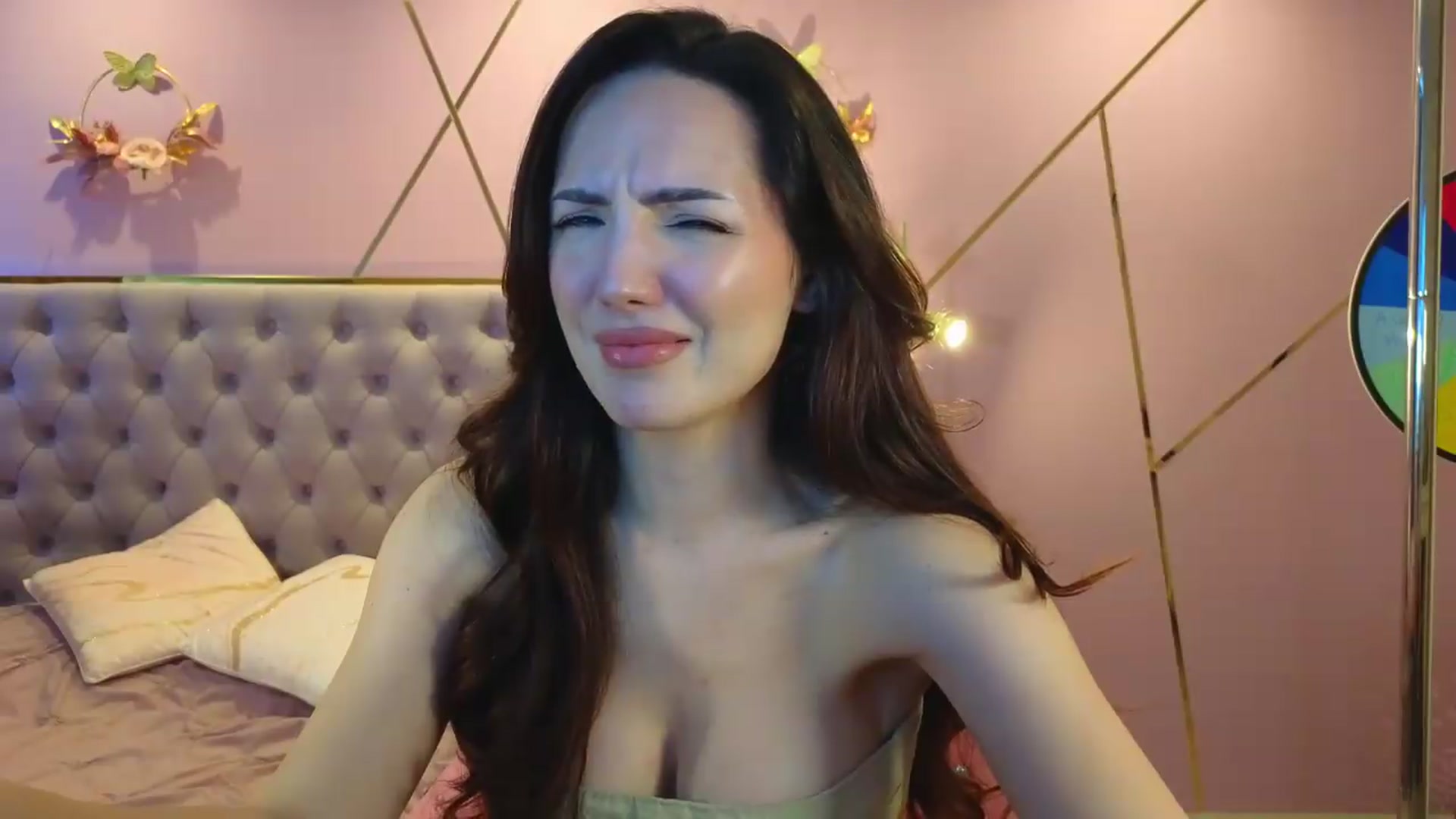Gallery image thumbnail from Elyssa_'s myfreecams stream on, 05/05/2026, 09:08 image 10 of 20