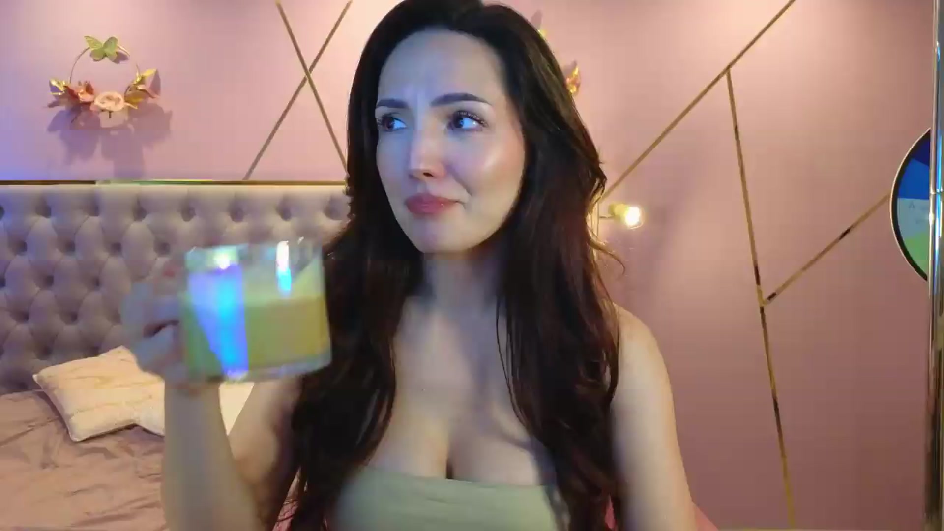 Gallery image thumbnail from Elyssa_'s myfreecams stream on, 05/05/2026, 09:08 image 1 of 20