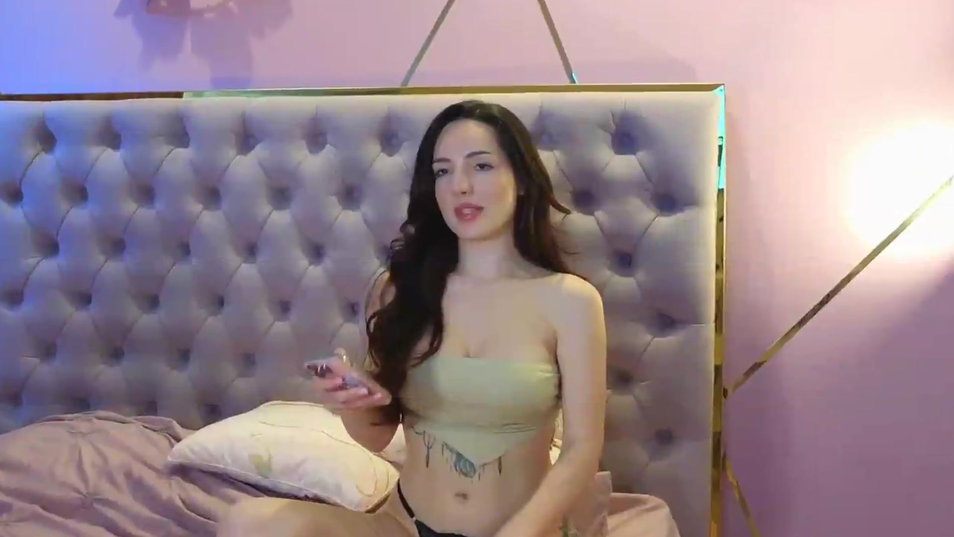 Gallery image thumbnail from Elyssa_'s myfreecams stream on, 05/05/2026, 11:49 image 8 of 20