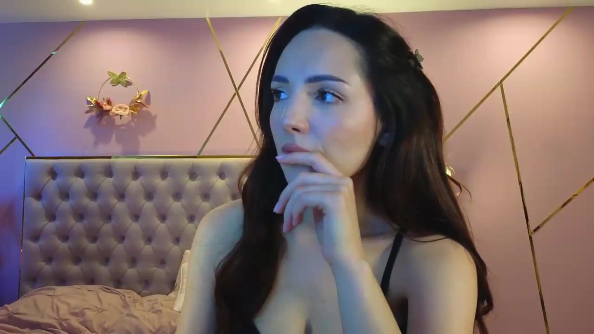 Gallery image thumbnail from Elyssa_'s myfreecams stream on, 05/06/2026, 06:48 image 17 of 20