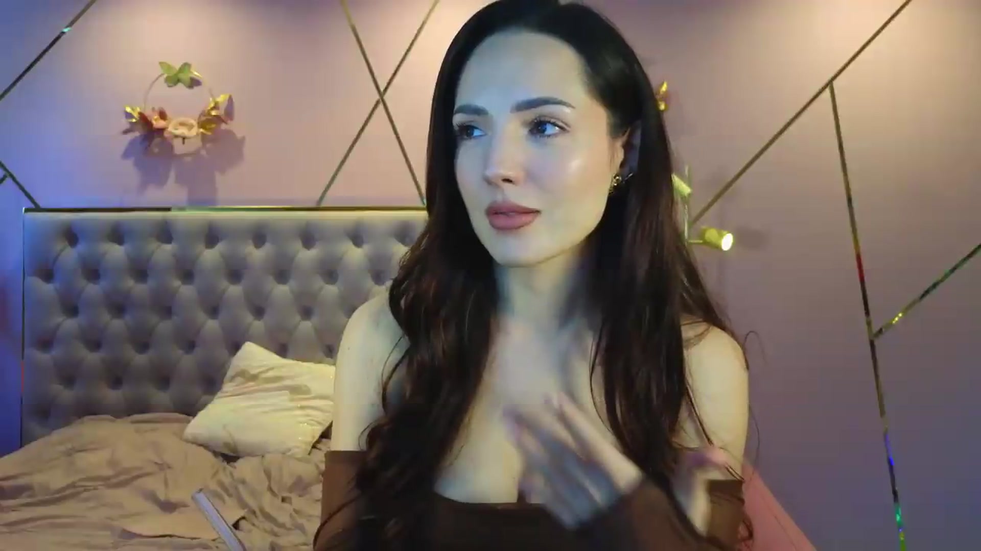Gallery image thumbnail from Elyssa_'s myfreecams stream on, 05/08/2026, 08:23 image 5 of 20