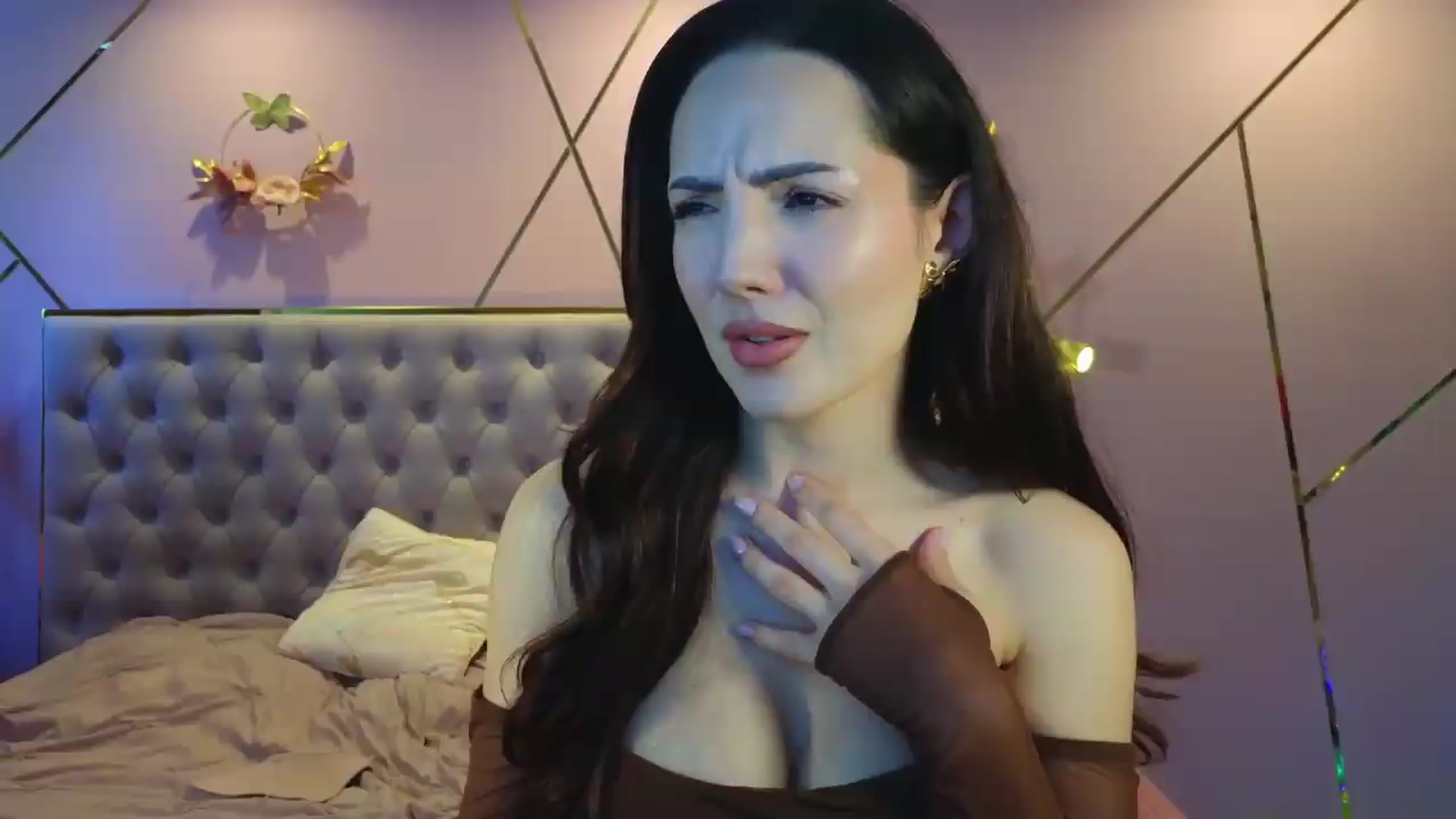 Gallery image thumbnail from Elyssa_'s myfreecams stream on, 05/08/2026, 08:23 image 4 of 20