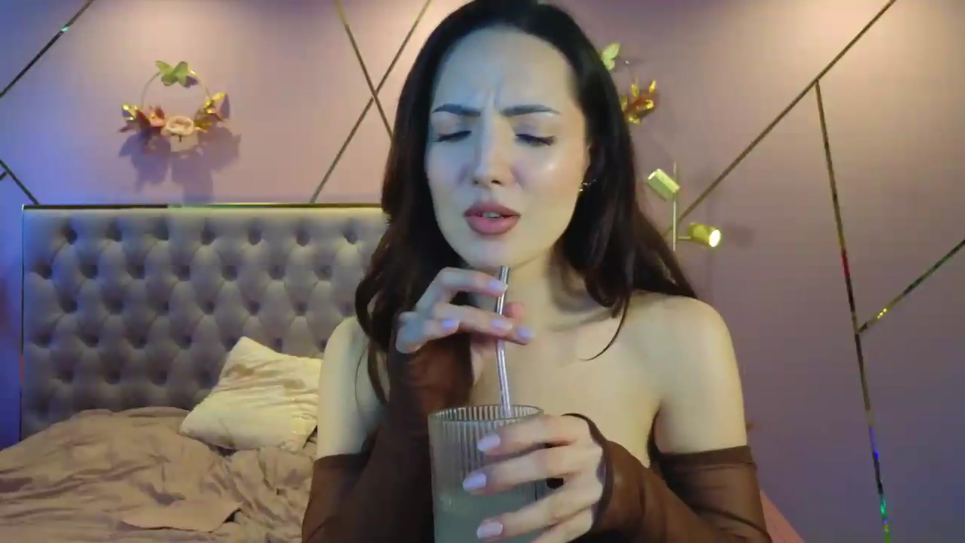 Gallery image thumbnail from Elyssa_'s myfreecams stream on, 05/08/2026, 08:23 image 3 of 20