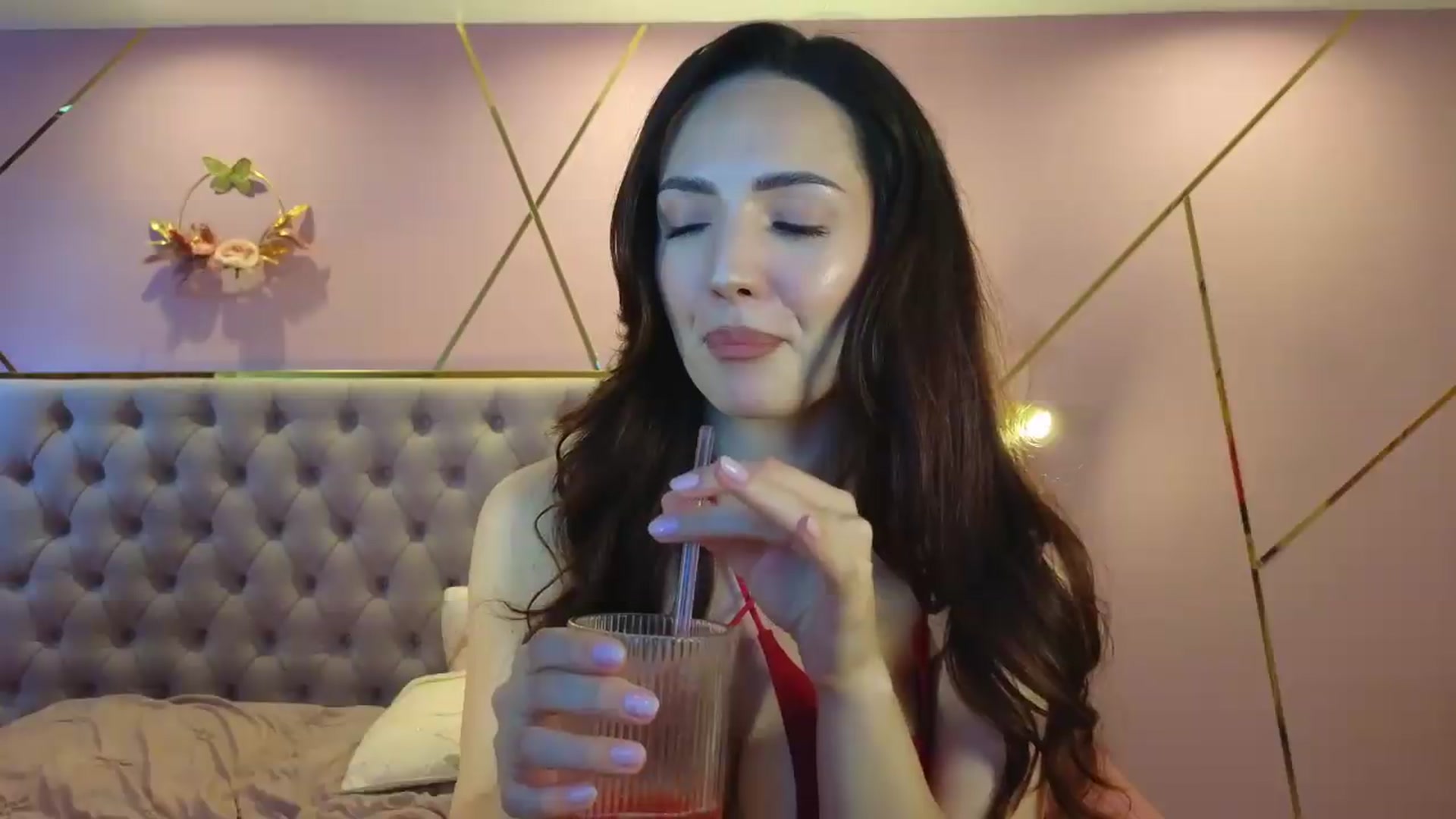 Gallery image thumbnail from Elyssa_'s myfreecams stream on, 05/12/2026, 10:38 image 18 of 20