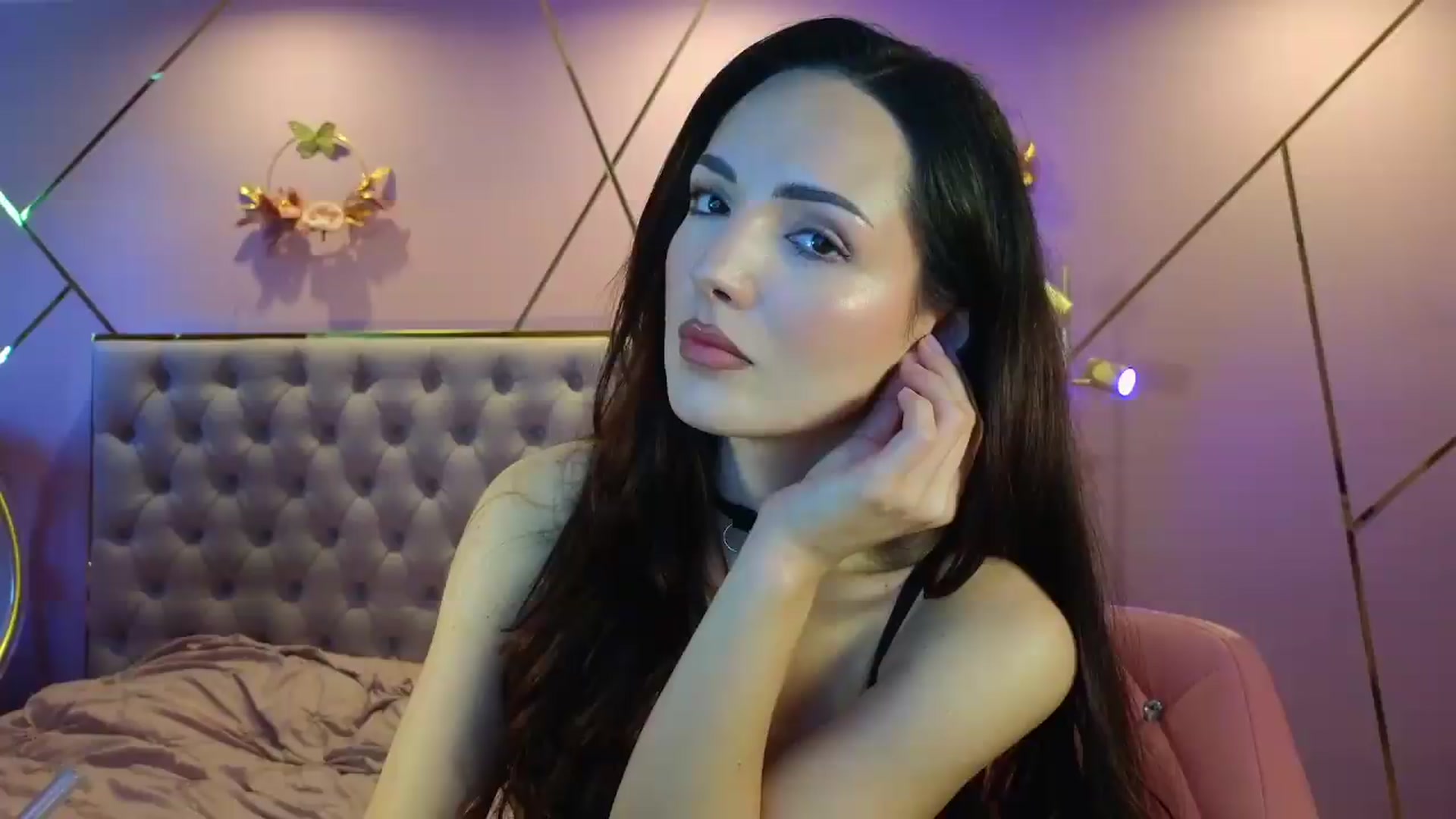 Gallery image thumbnail from Elyssa_'s myfreecams stream on, 05/15/2026, 06:44 image 4 of 20