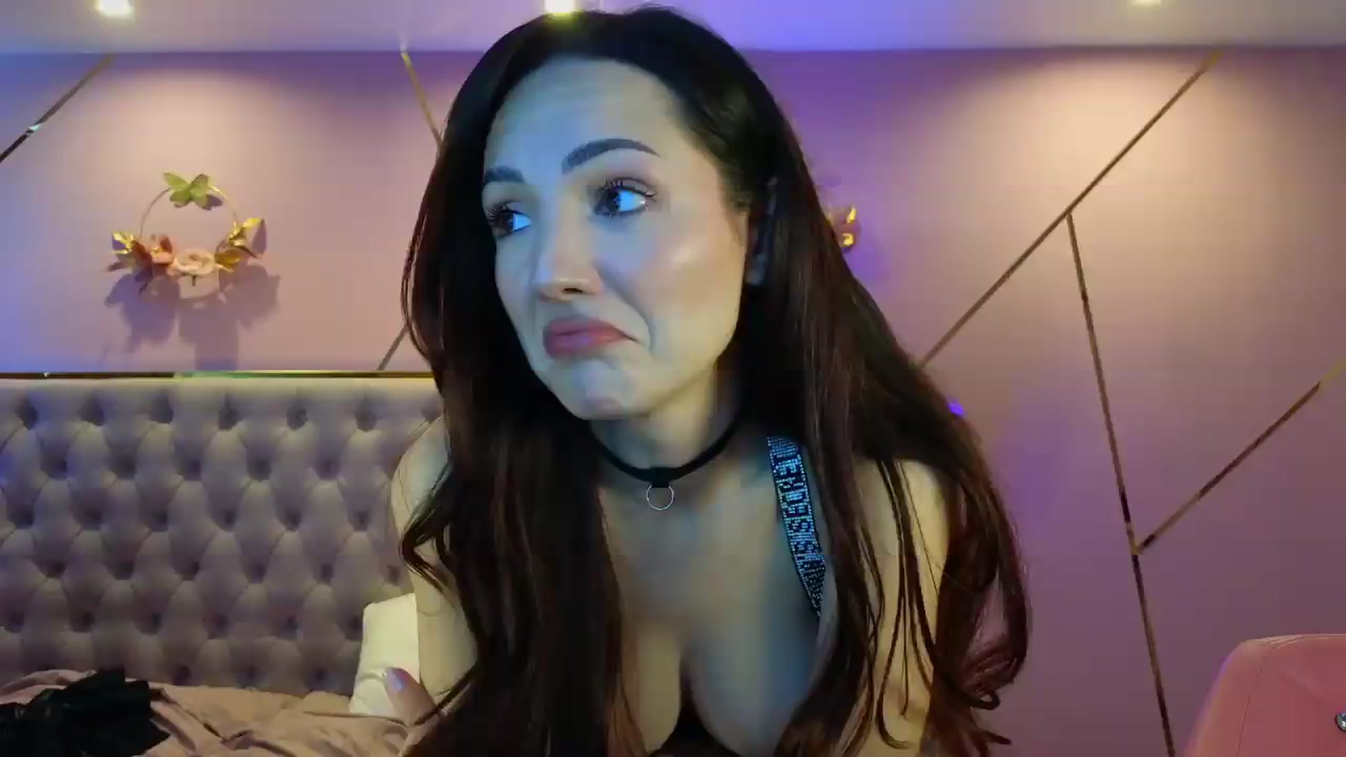 Gallery image thumbnail from Elyssa_'s myfreecams stream on, 05/15/2026, 08:53 image 3 of 20