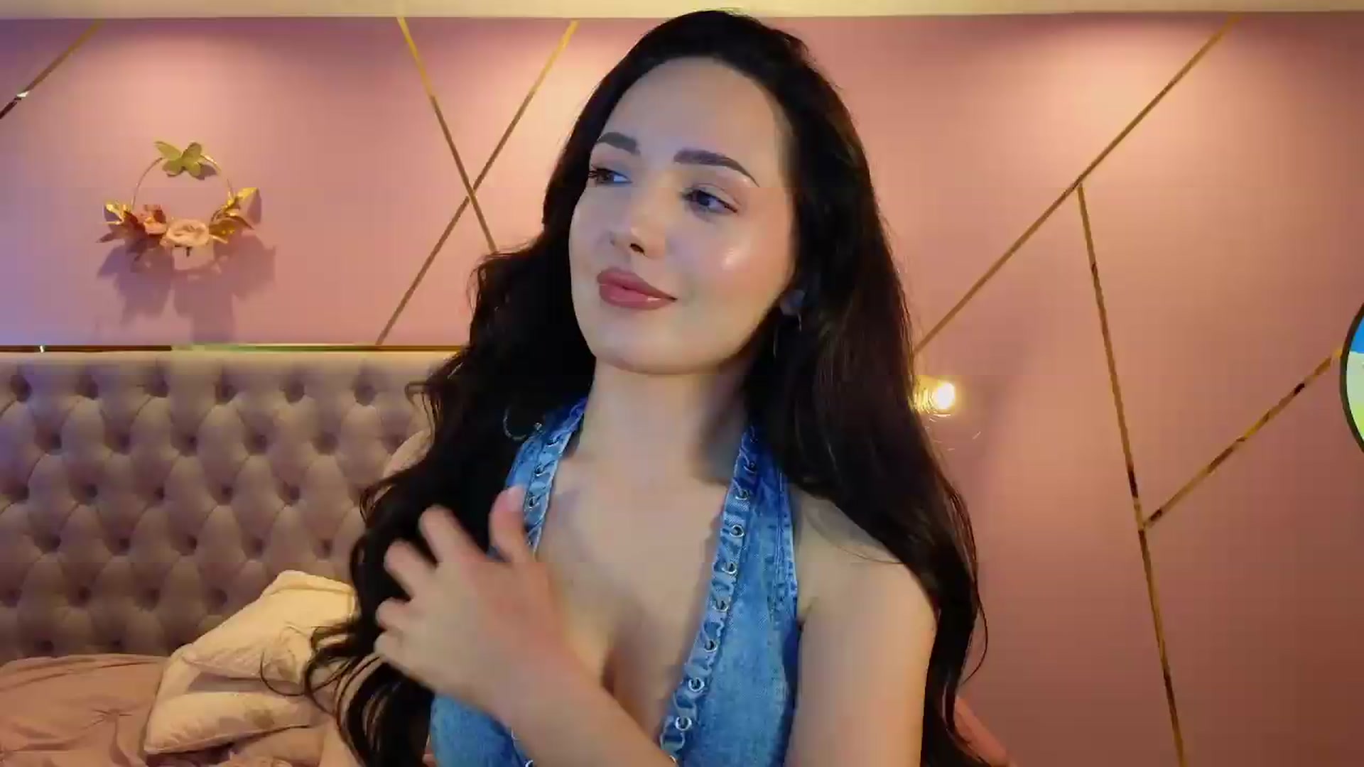 Gallery image thumbnail from Elyssa_'s myfreecams stream on, 05/21/2026, 07:24 image 6 of 20