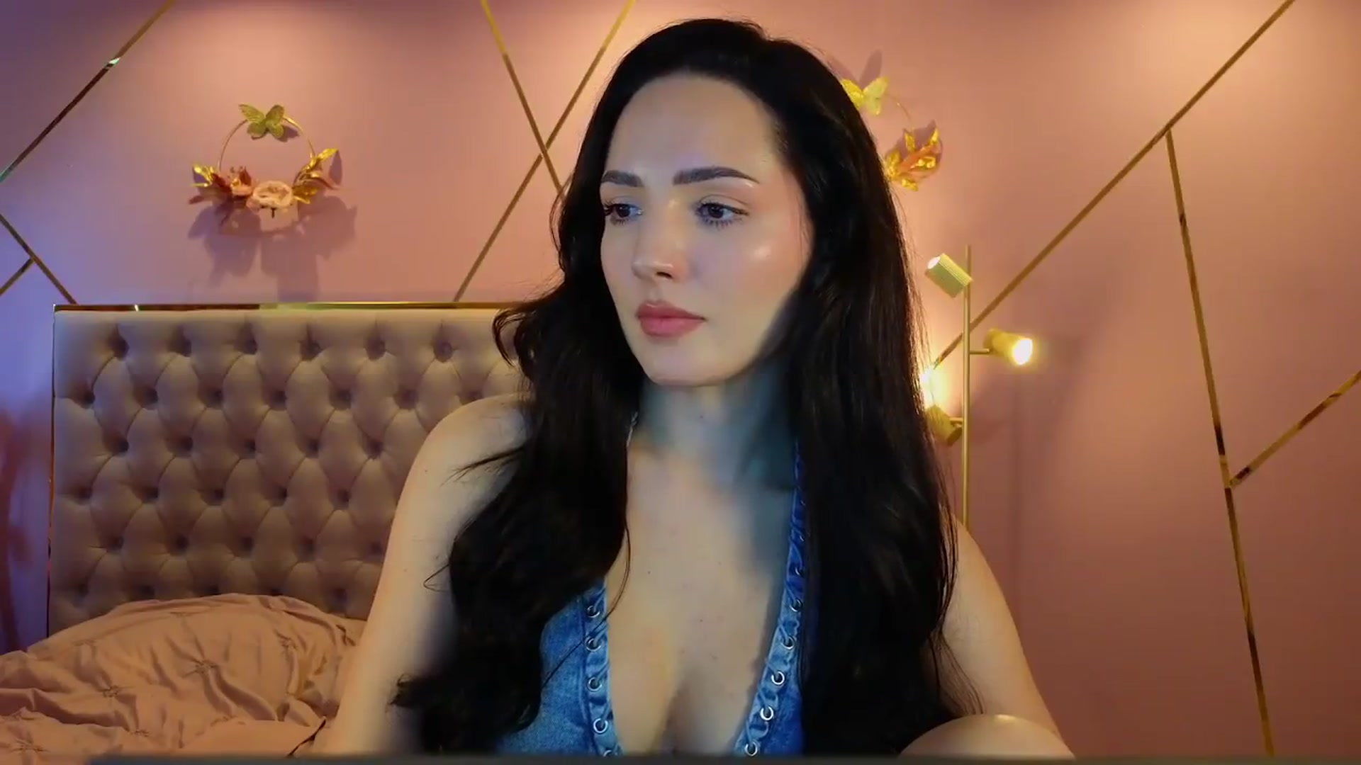 Gallery image thumbnail from Elyssa_'s myfreecams stream on, 05/21/2026, 10:15 image 19 of 20