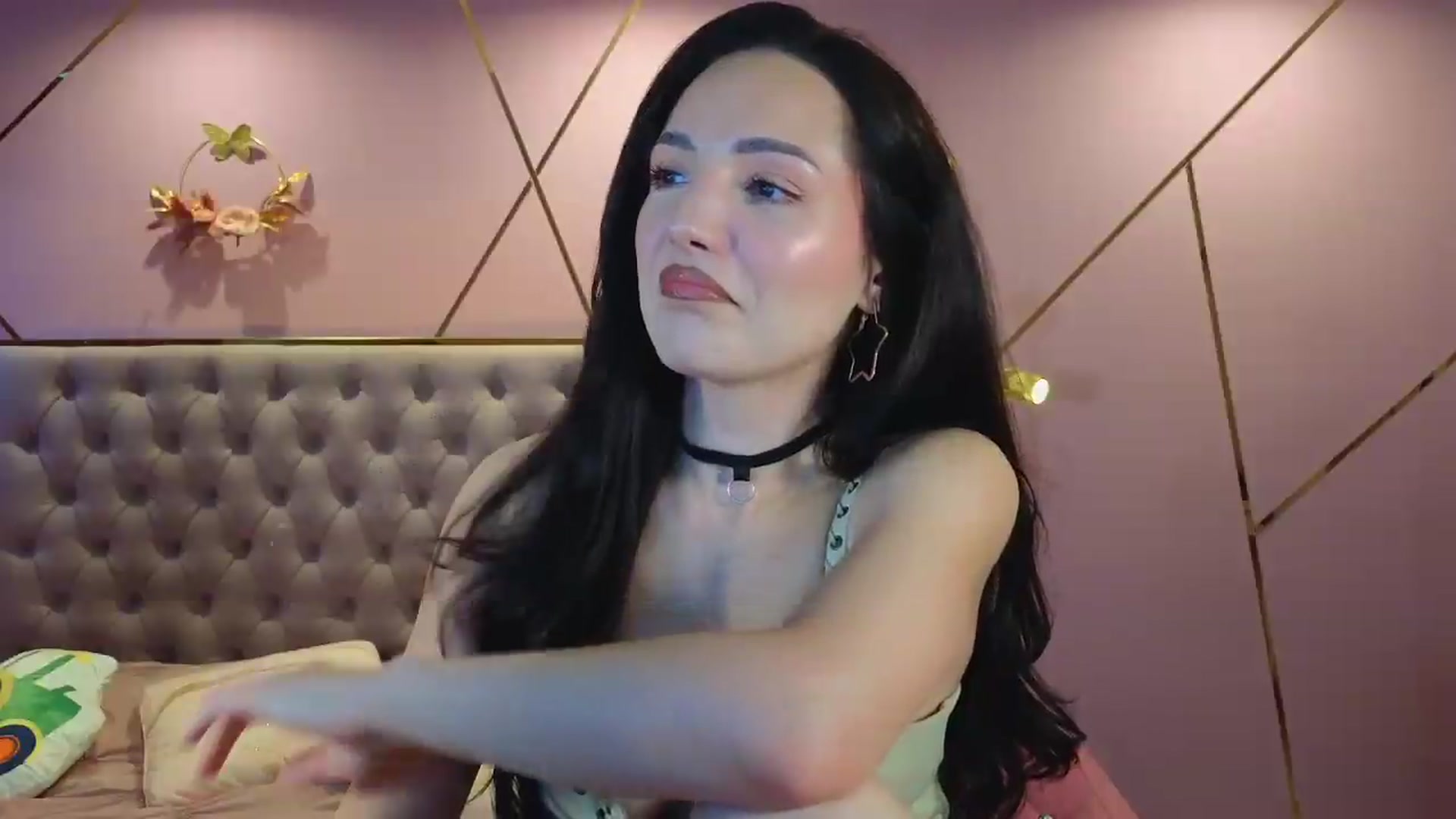 Gallery image thumbnail from Elyssa_'s myfreecams stream on, 05/23/2026, 05:35 image 11 of 20