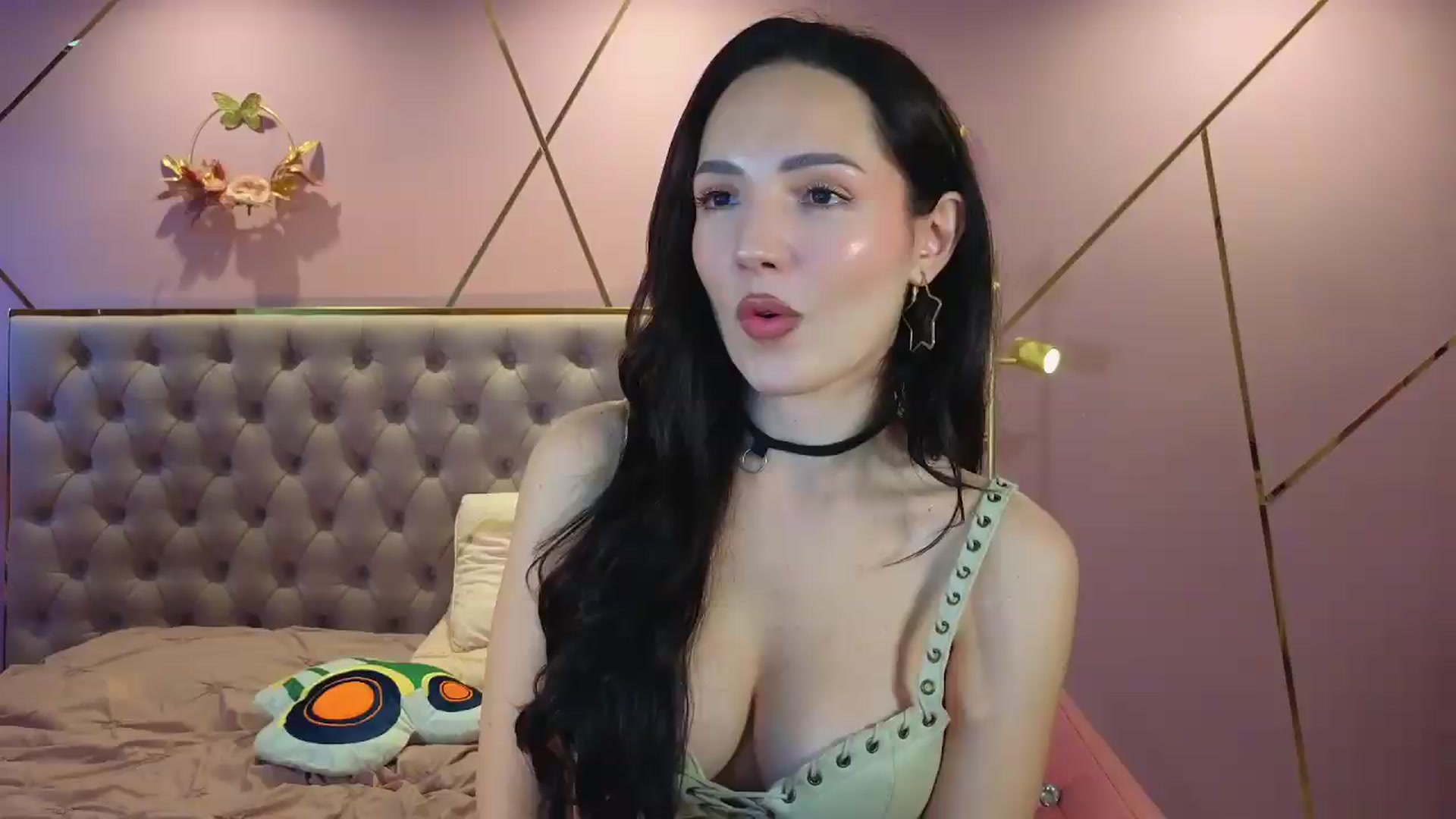 Gallery image thumbnail from Elyssa_'s myfreecams stream on, 05/23/2026, 07:45 image 14 of 20