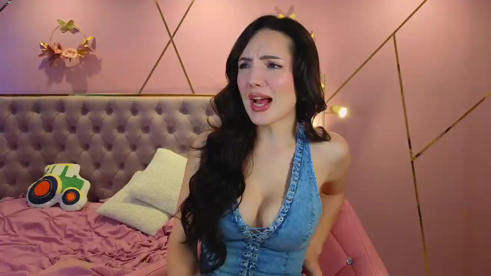 Gallery image thumbnail from Elyssa_'s myfreecams stream on, 06/03/2026, 08:07 image 5 of 20