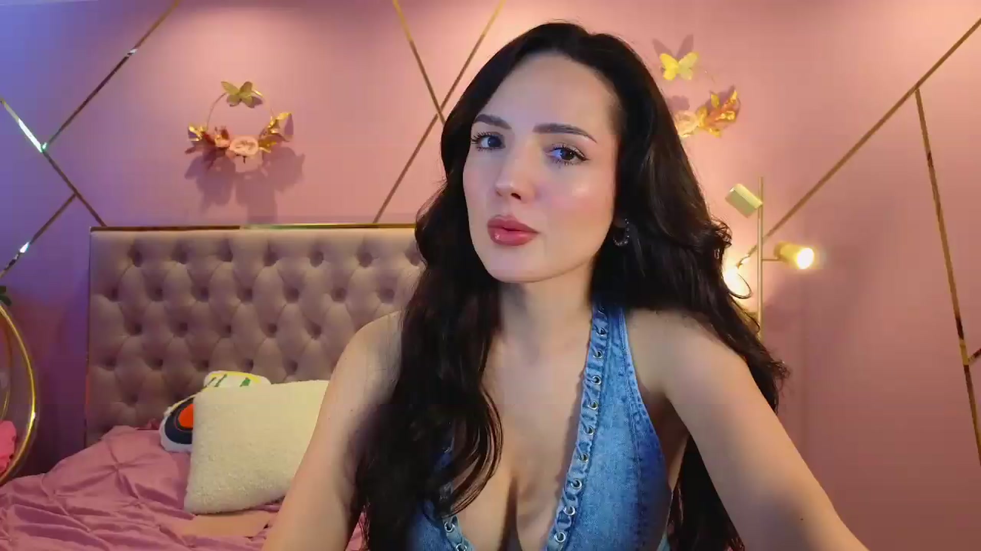 Gallery image thumbnail from Elyssa_'s myfreecams stream on, 06/03/2026, 10:13 image 4 of 20