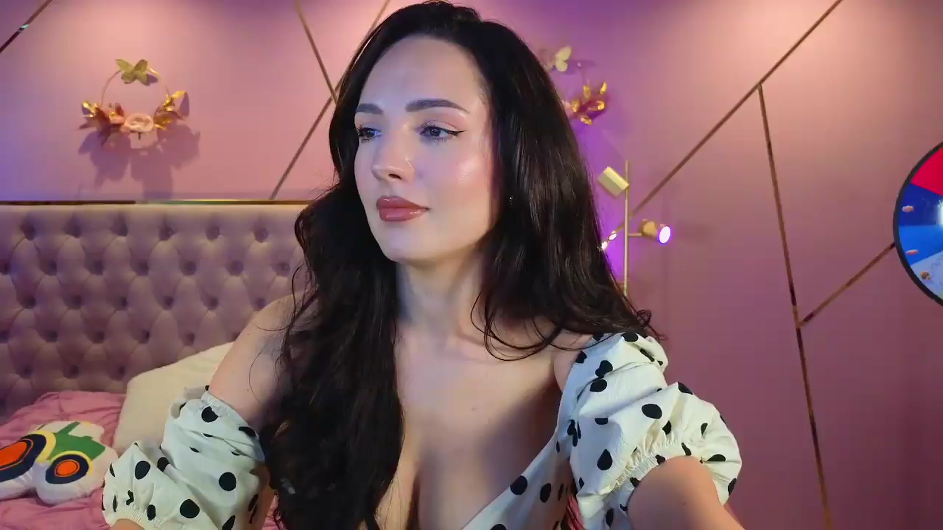 Gallery image thumbnail from Elyssa_'s myfreecams stream on, 06/05/2026, 07:17 image 3 of 20