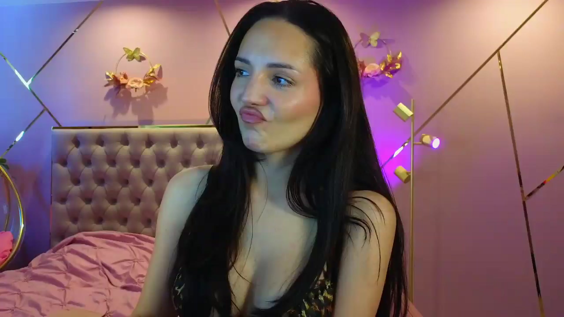 Gallery image thumbnail from Elyssa_'s myfreecams stream on, 06/19/2026, 09:21 image 19 of 20