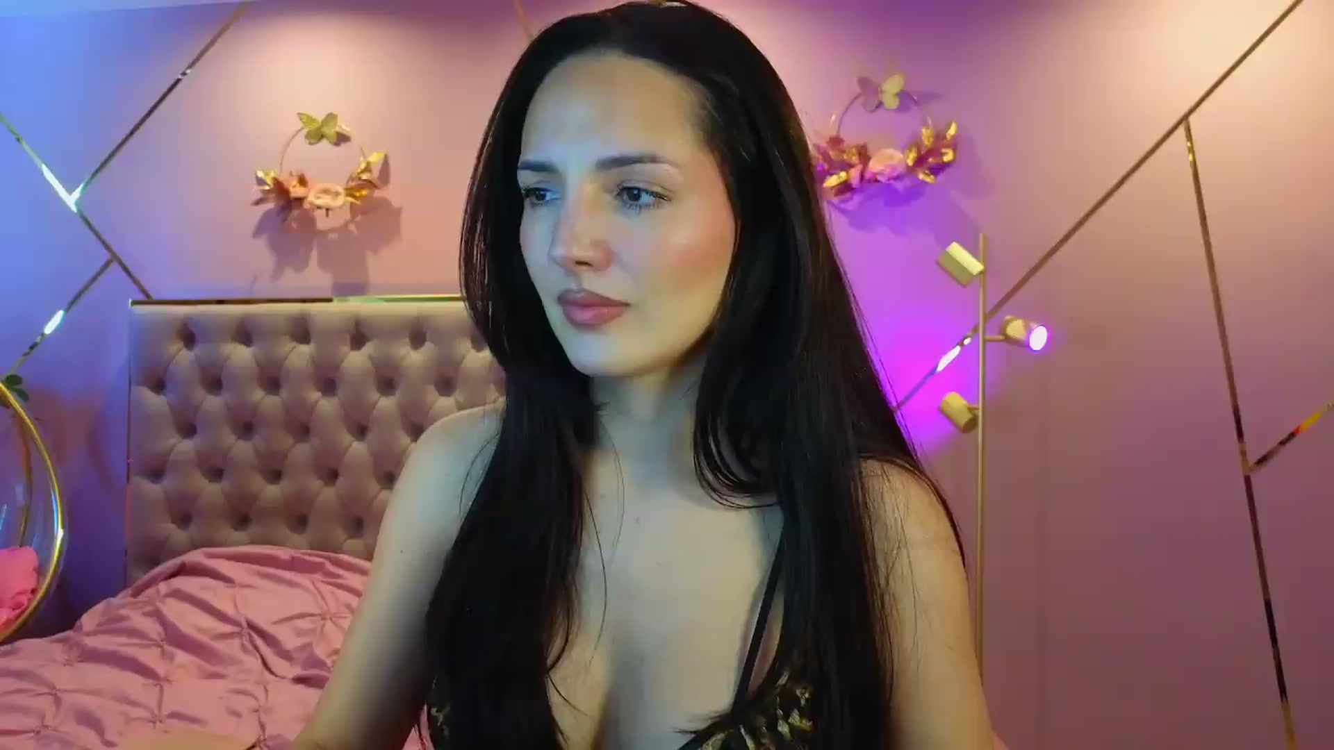 Gallery image thumbnail from Elyssa_'s myfreecams stream on, 06/19/2026, 09:21 image 18 of 20