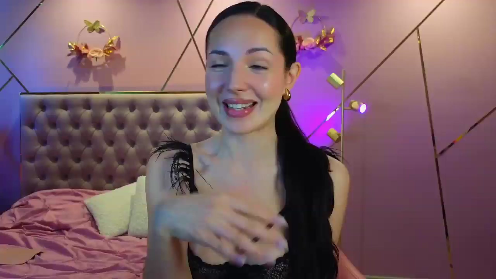 Gallery image thumbnail from Elyssa_'s myfreecams stream on, 06/20/2026, 05:53 image 13 of 20