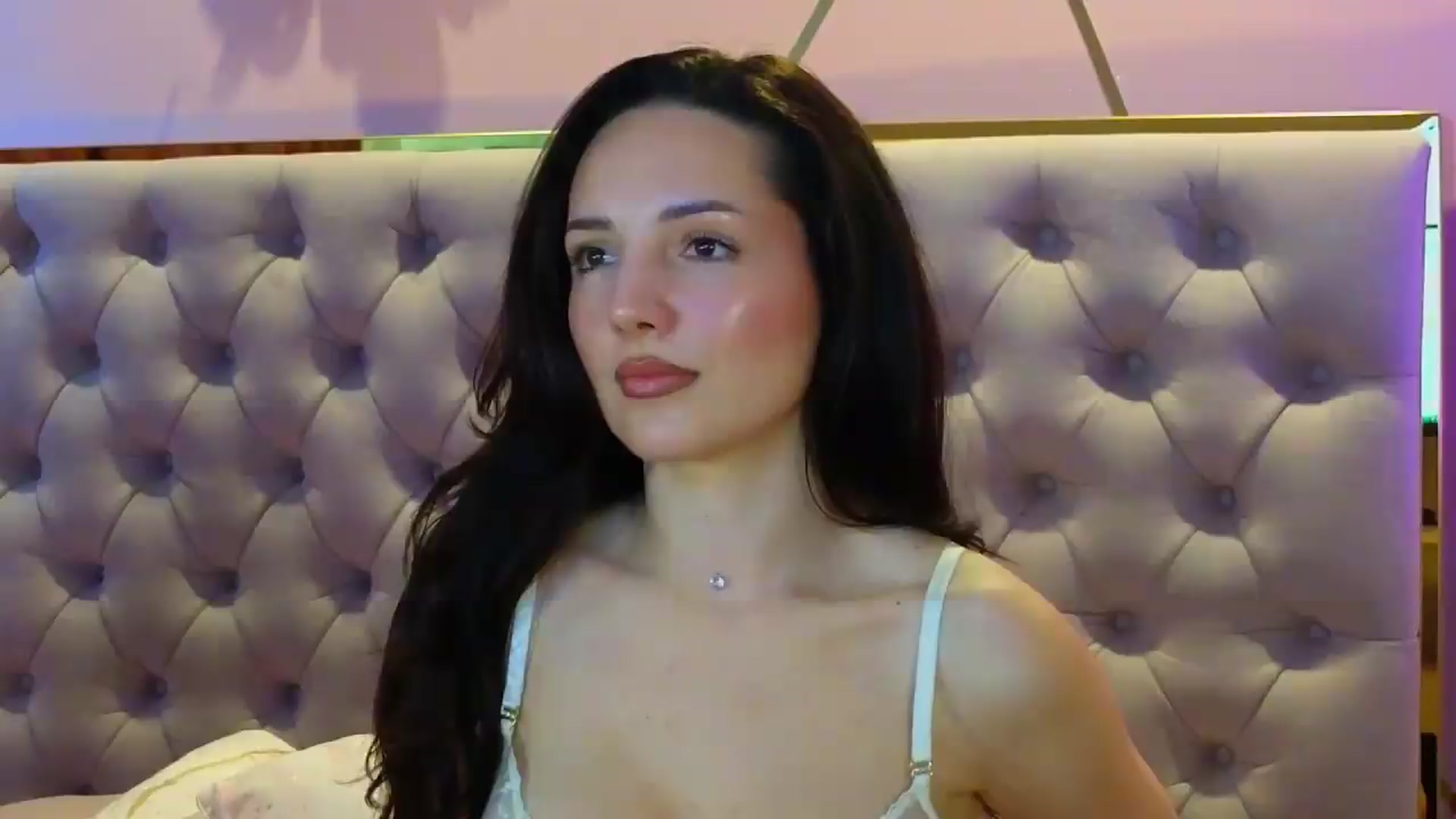 Gallery image thumbnail from Elyssa_'s myfreecams stream on, 07/03/2026, 06:56 image 9 of 20