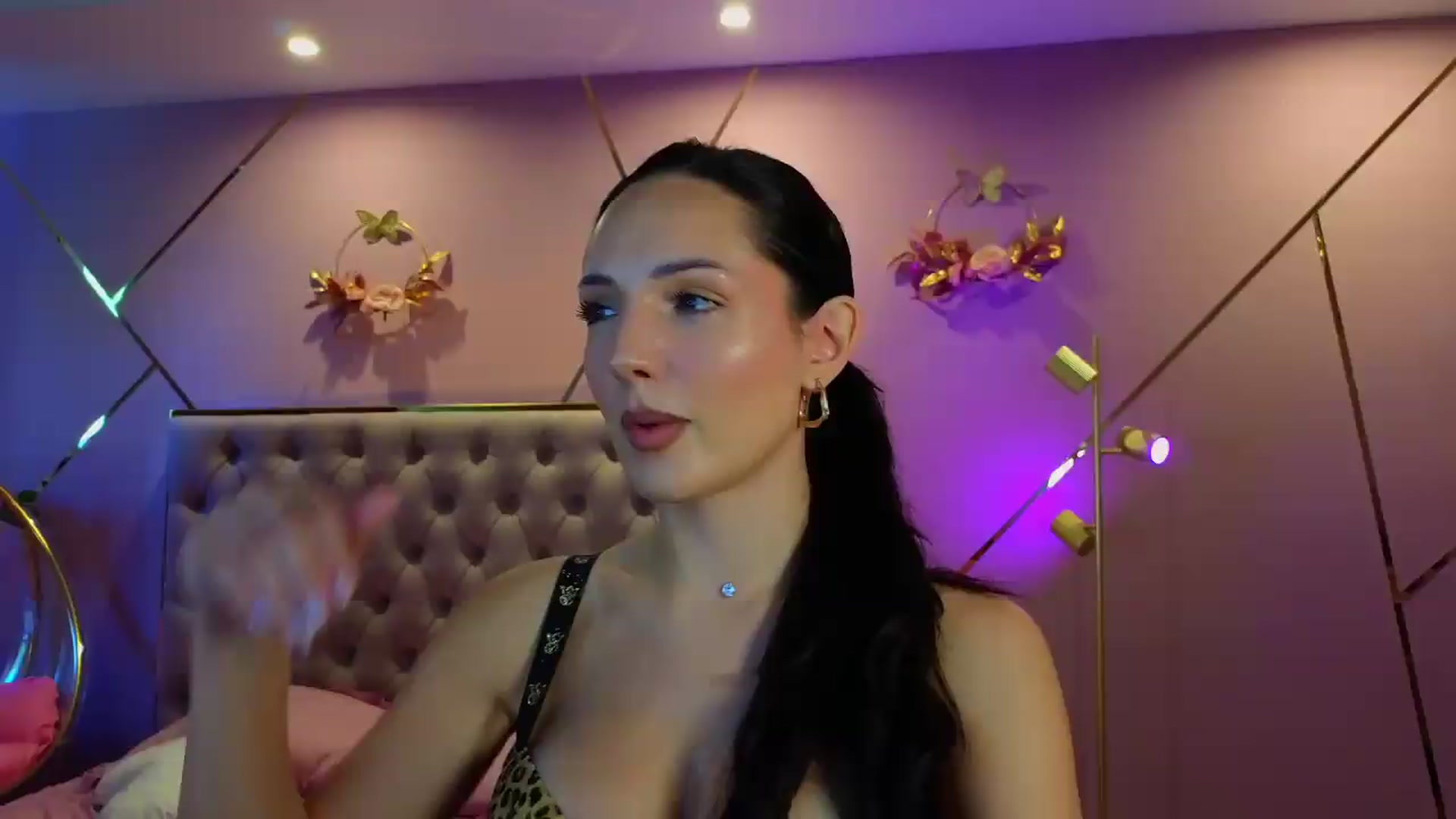 Gallery image thumbnail from Elyssa_'s myfreecams stream on, 07/29/2026, 05:58 image 16 of 20