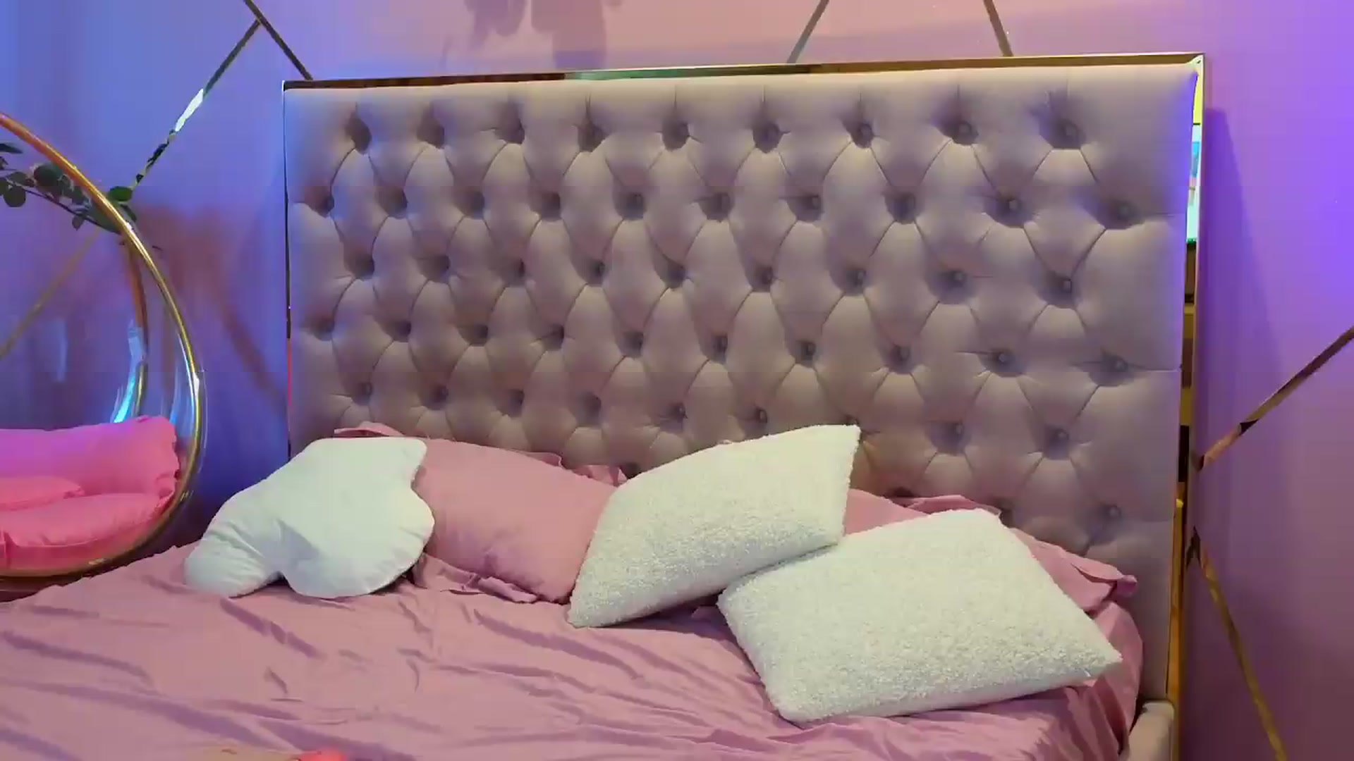 Gallery image thumbnail from Elyssa_'s myfreecams stream on, 08/01/2026, 05:57 image 18 of 20