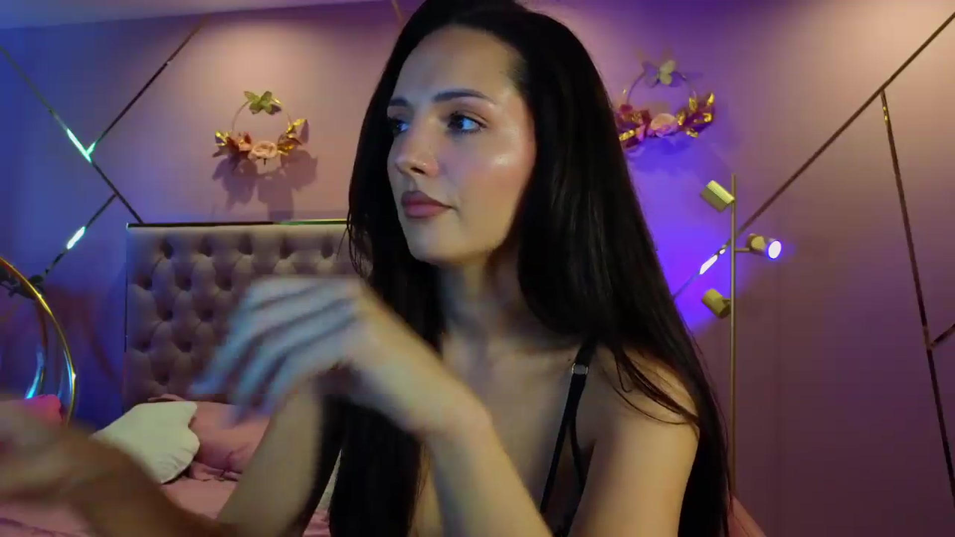 Gallery image thumbnail from Elyssa_'s myfreecams stream on, 08/01/2026, 06:45 image 19 of 20