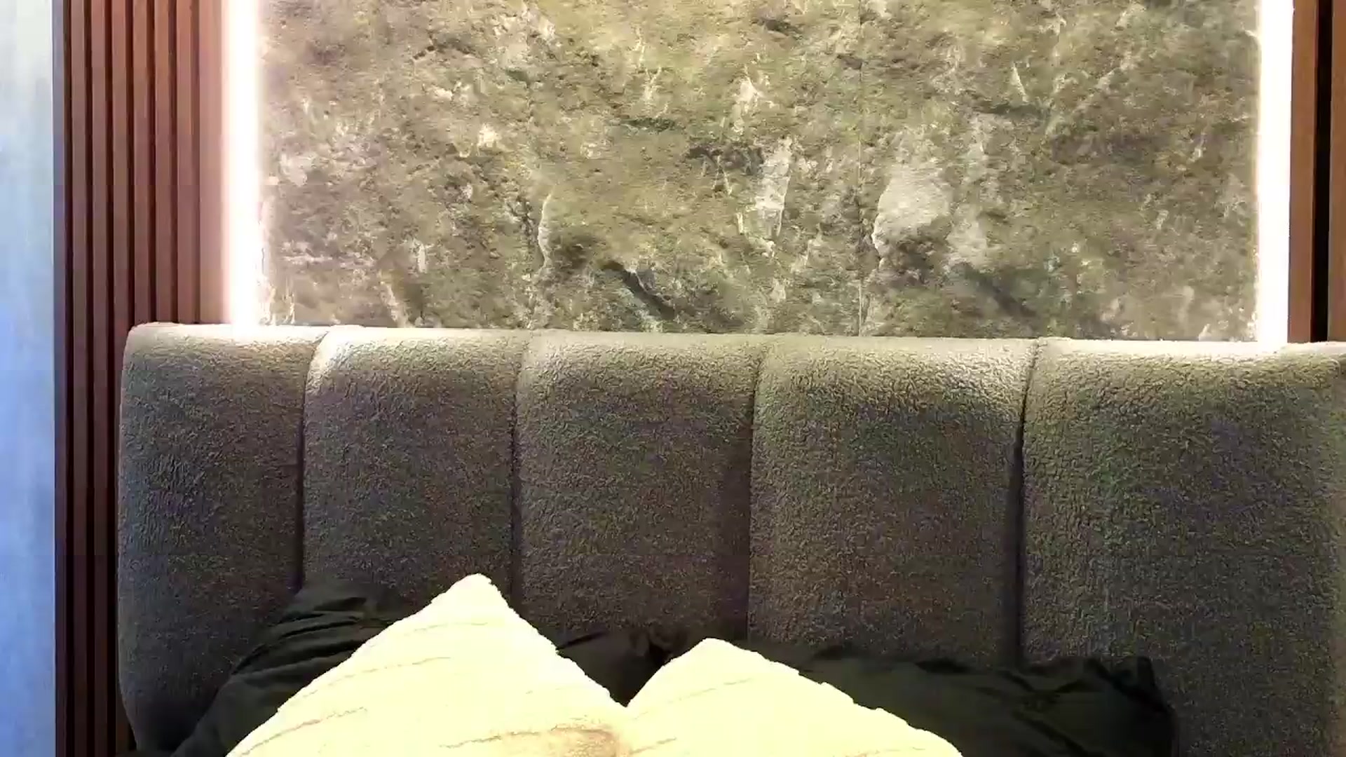 Gallery image thumbnail from Elyssa_'s myfreecams stream on, 09/03/2026, 06:41 image 18 of 20