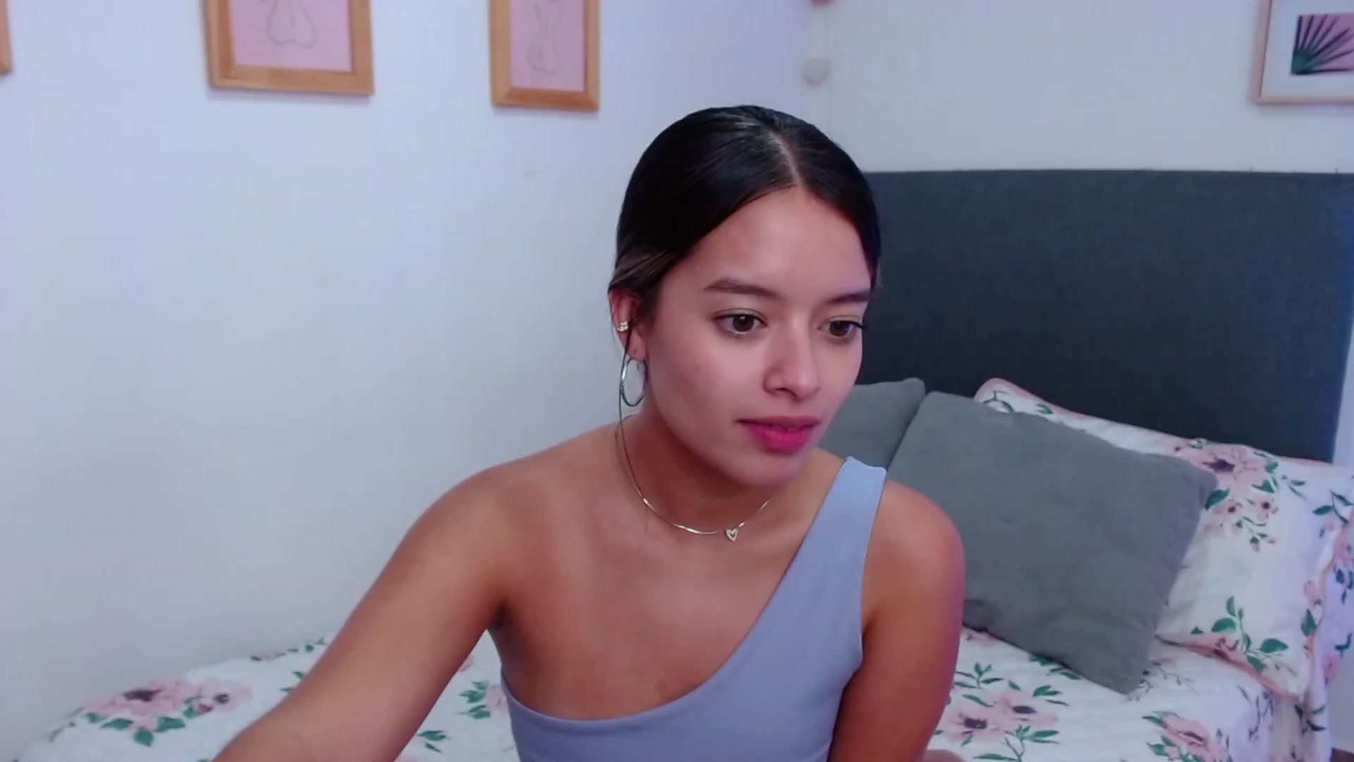 Gallery image thumbnail from Elzee's myfreecams stream on, 11/15/2022, 06:47 image 15 of 20