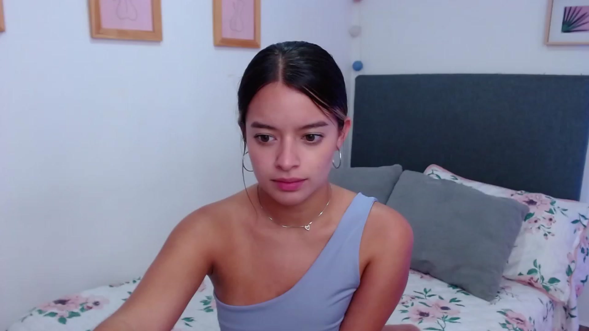Gallery image thumbnail from Elzee's myfreecams stream on, 11/15/2022, 06:47 image 19 of 20